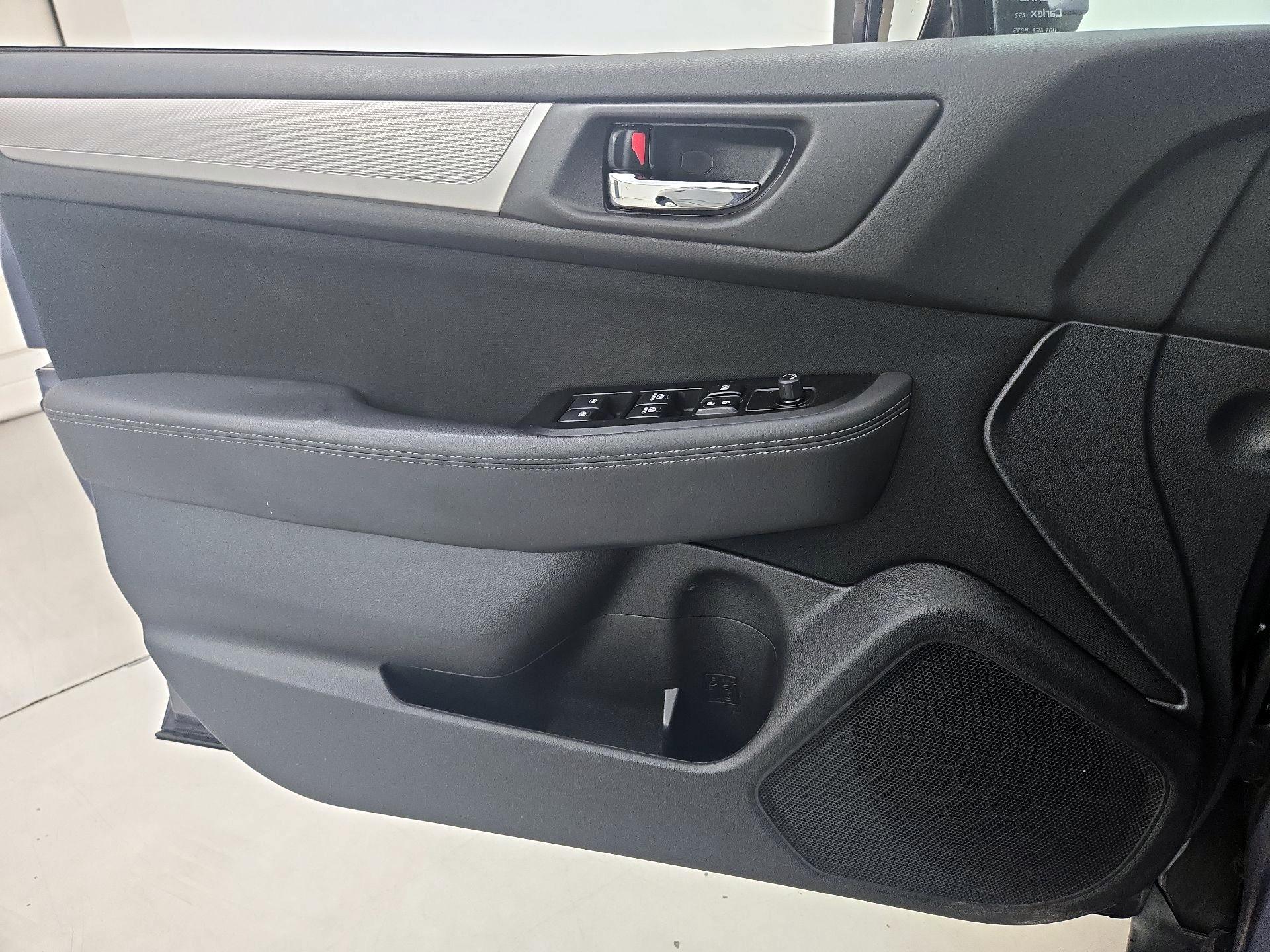 Thumbnail: 2016 Subaru Outback - 12