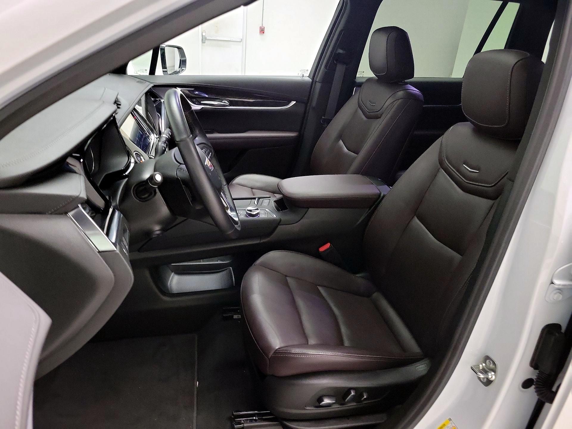 Thumbnail: 2024 Cadillac XT6 - 11