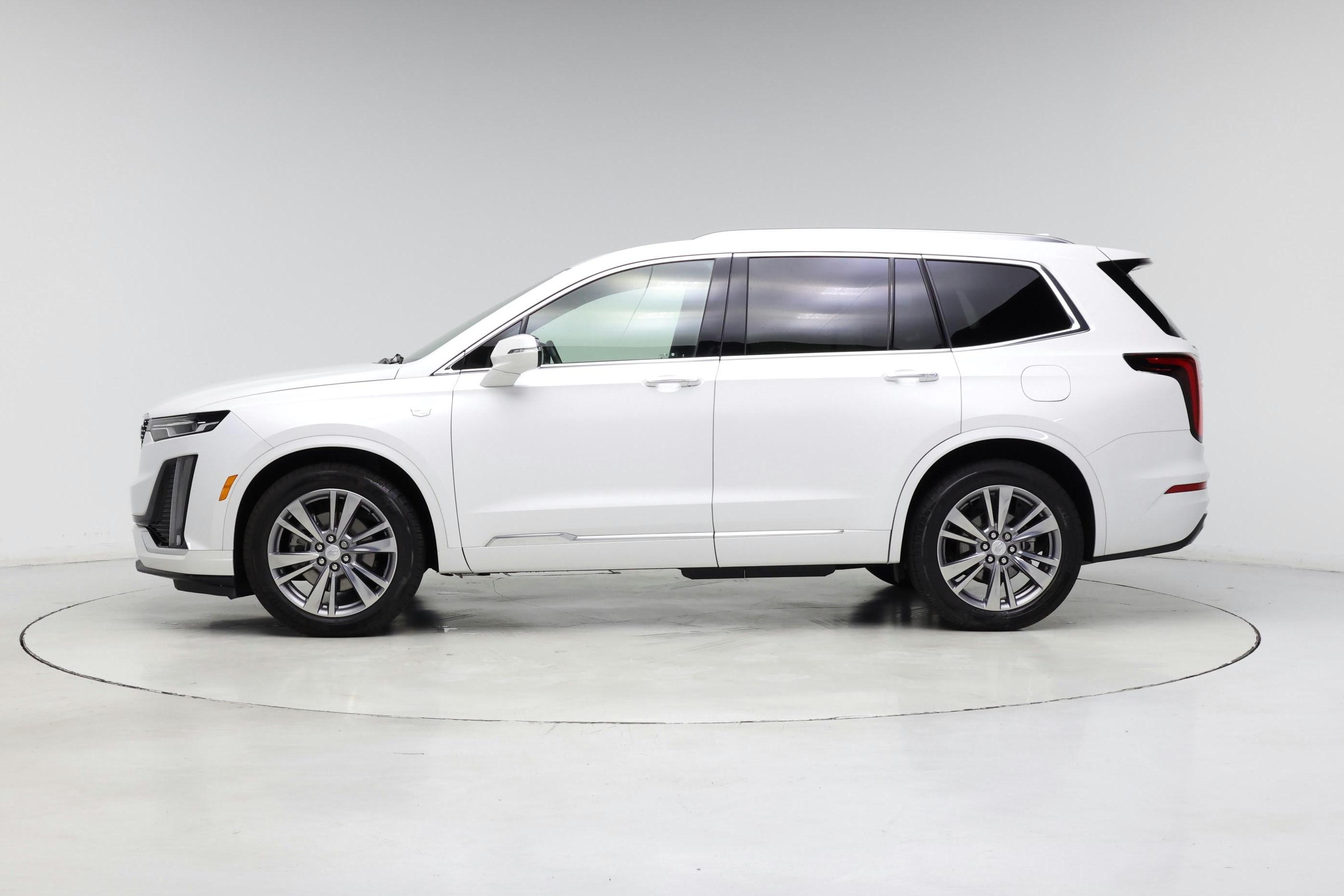 Thumbnail: 2024 Cadillac XT6 - 3