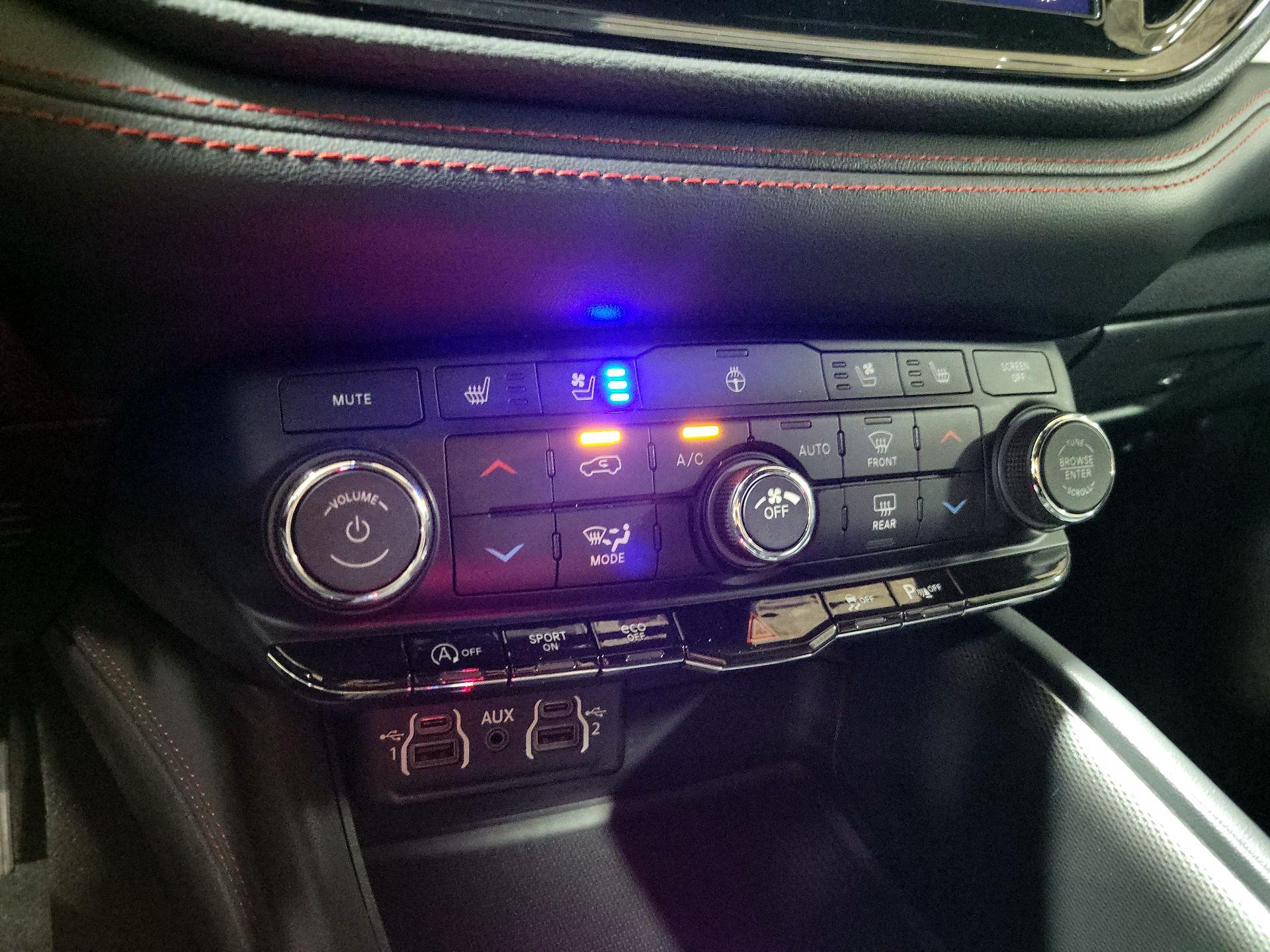 Thumbnail: 2023 Dodge Durango - 16