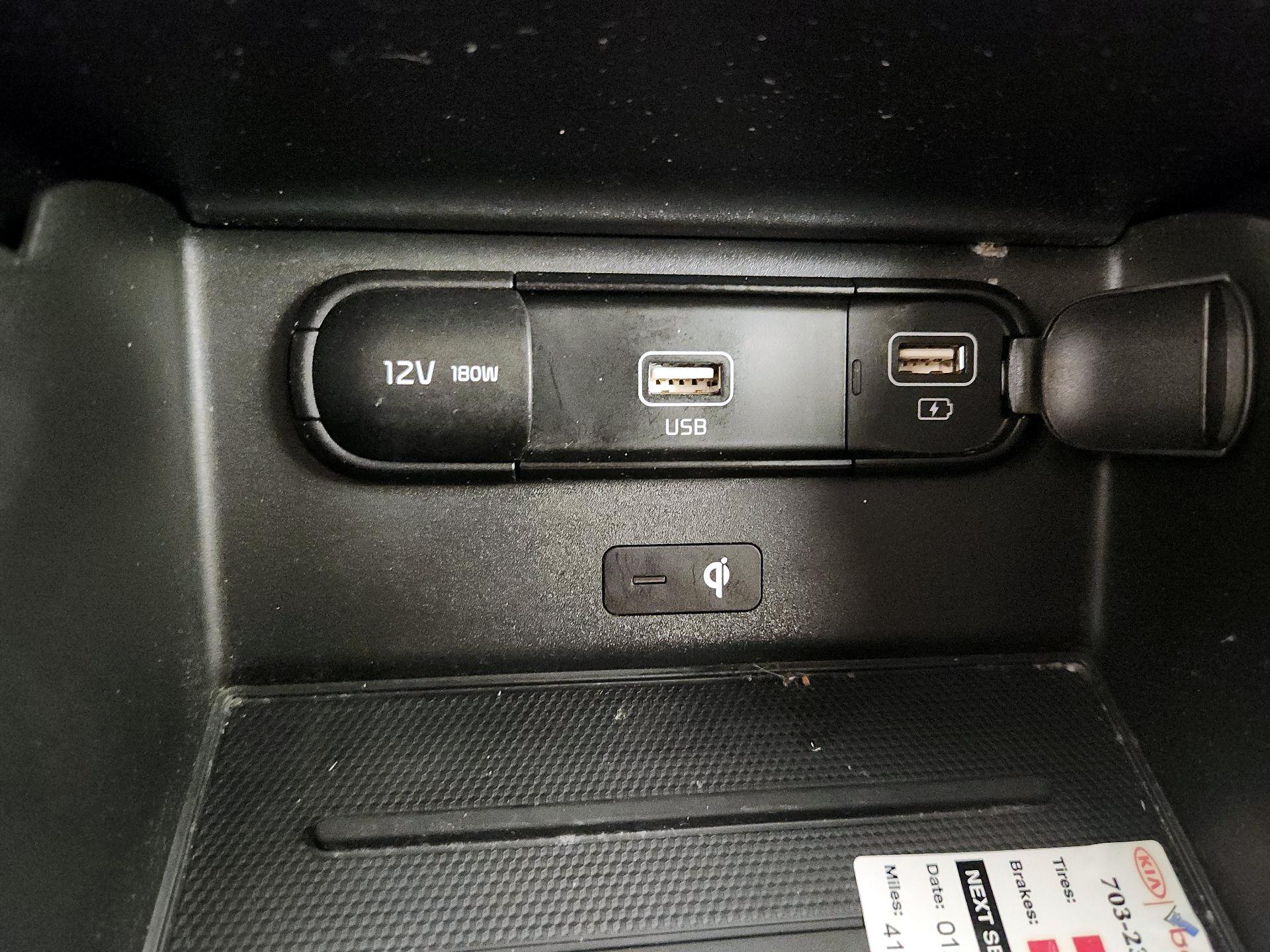 Thumbnail: 2022 Kia Telluride - 19