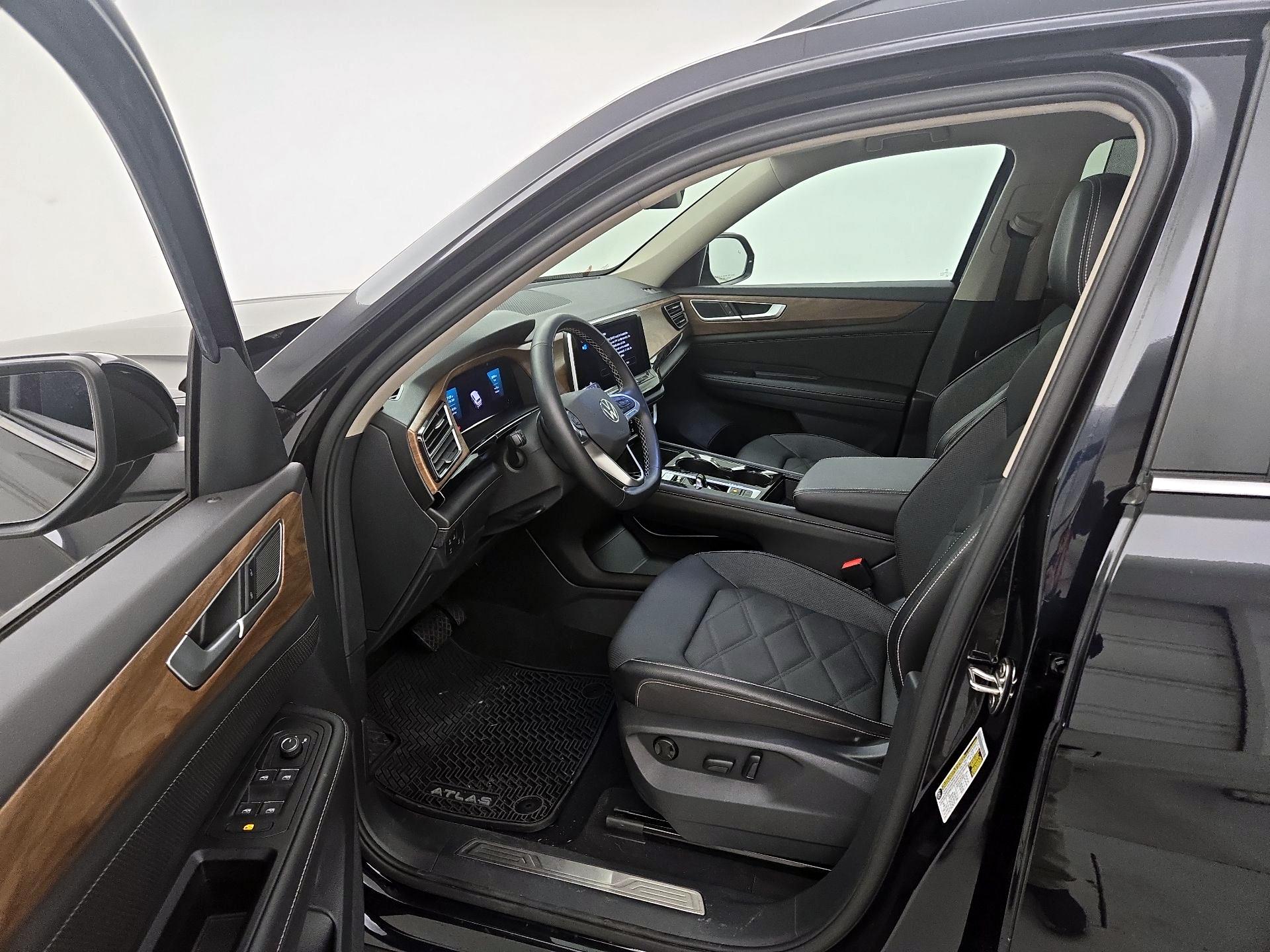 Thumbnail: 2025 Volkswagen Atlas - 11