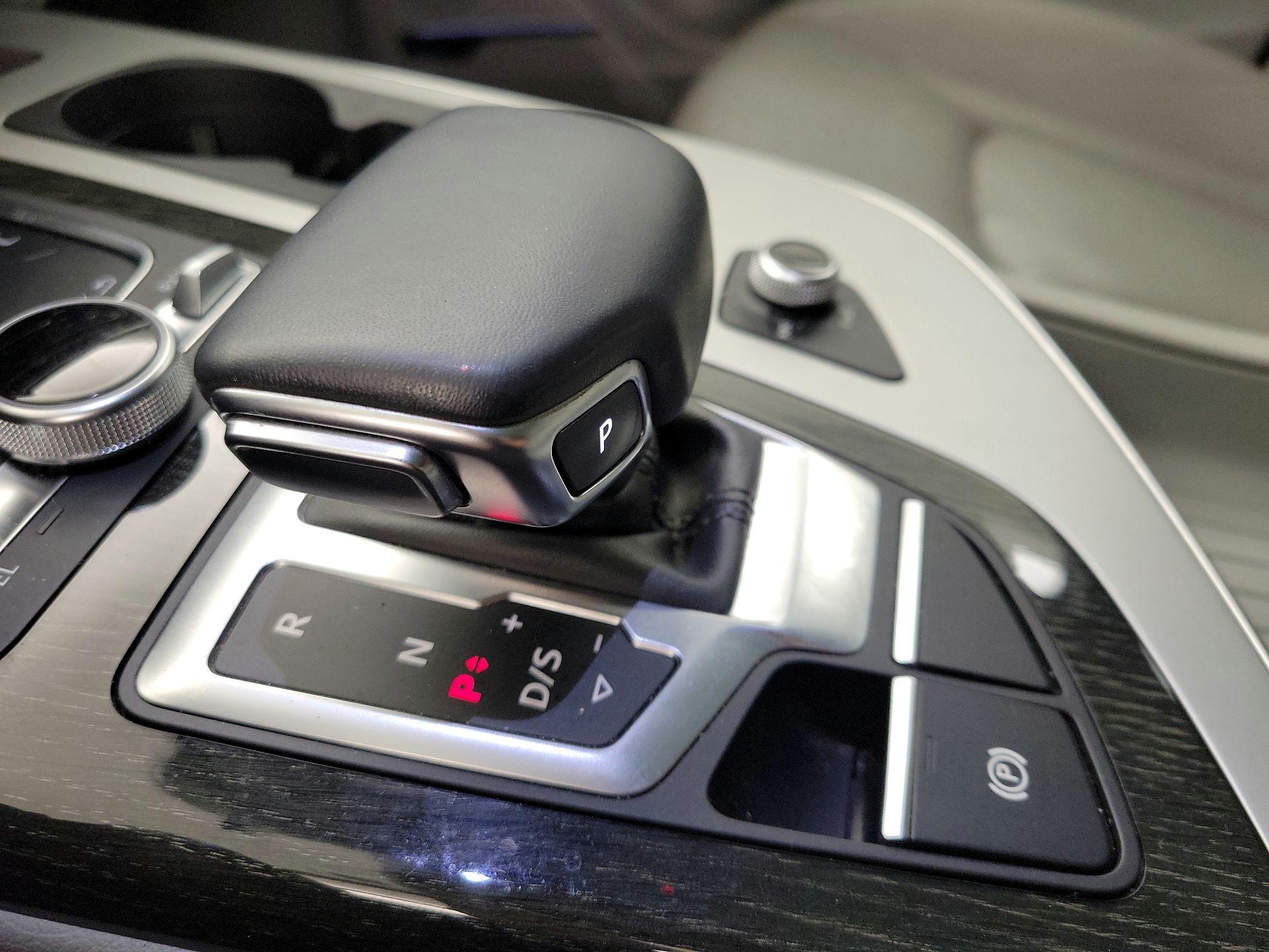 Thumbnail: 2019 Audi Q7 - 18