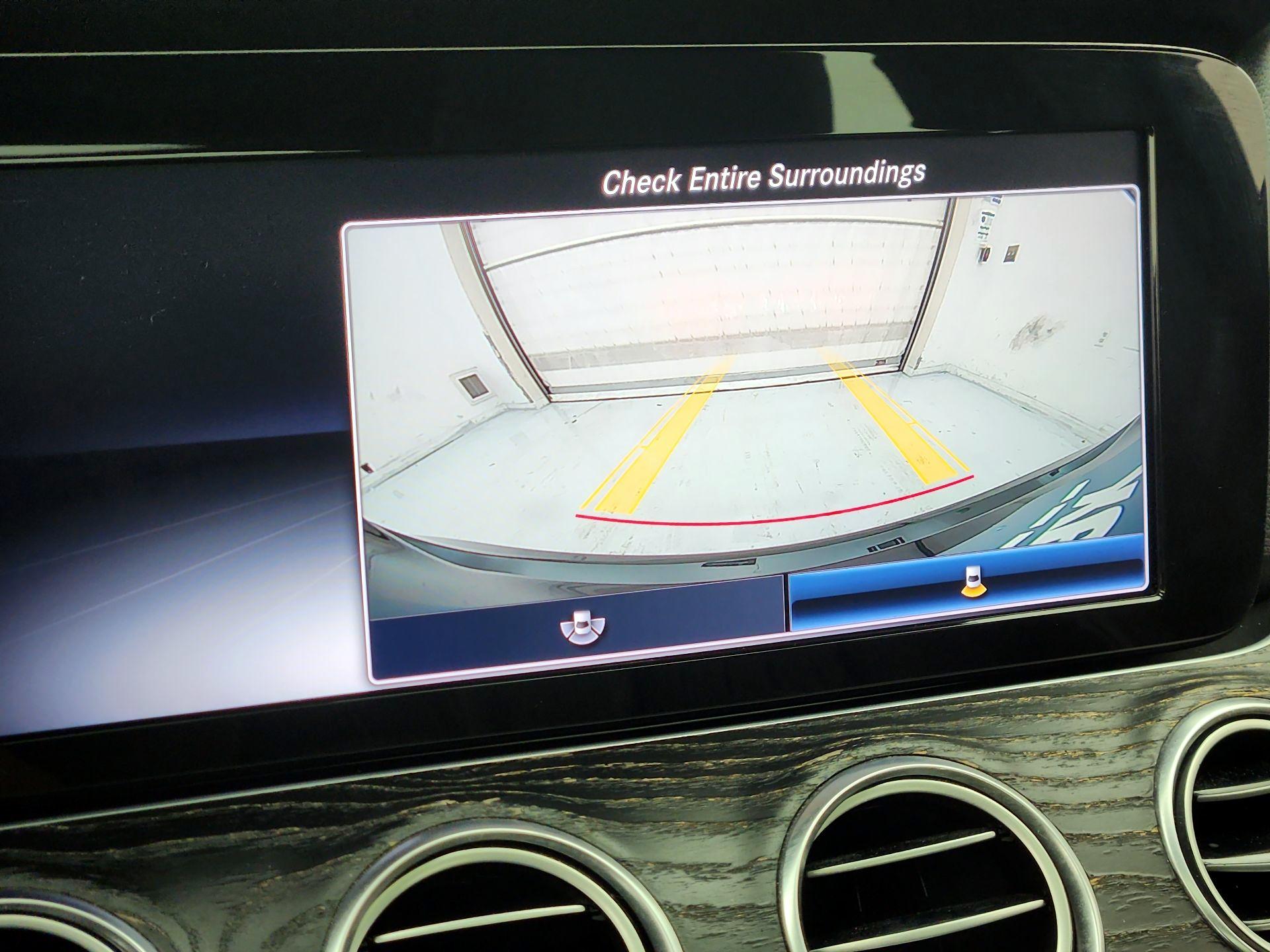 Thumbnail: 2019 Mercedes-Benz E-Class - 15