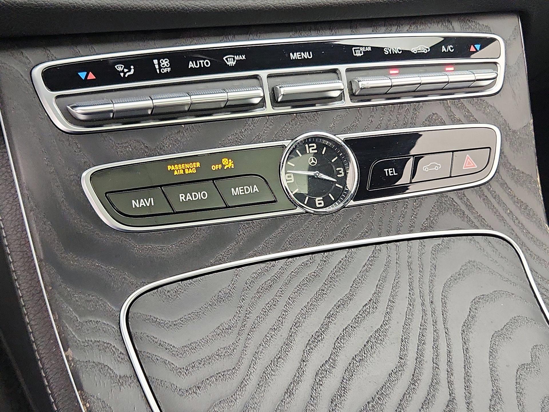 Thumbnail: 2019 Mercedes-Benz E-Class - 17