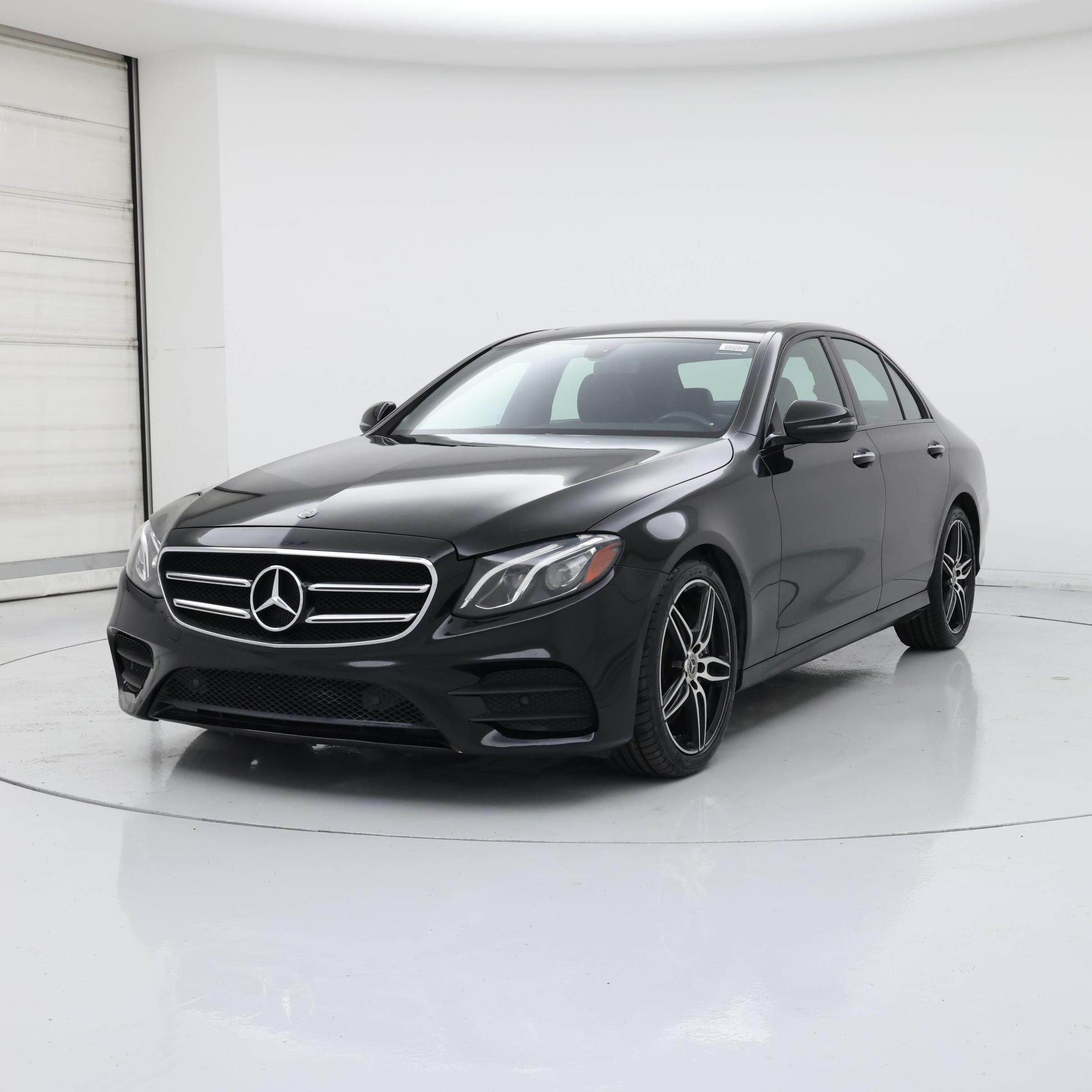 Thumbnail: 2019 Mercedes-Benz E-Class - 4