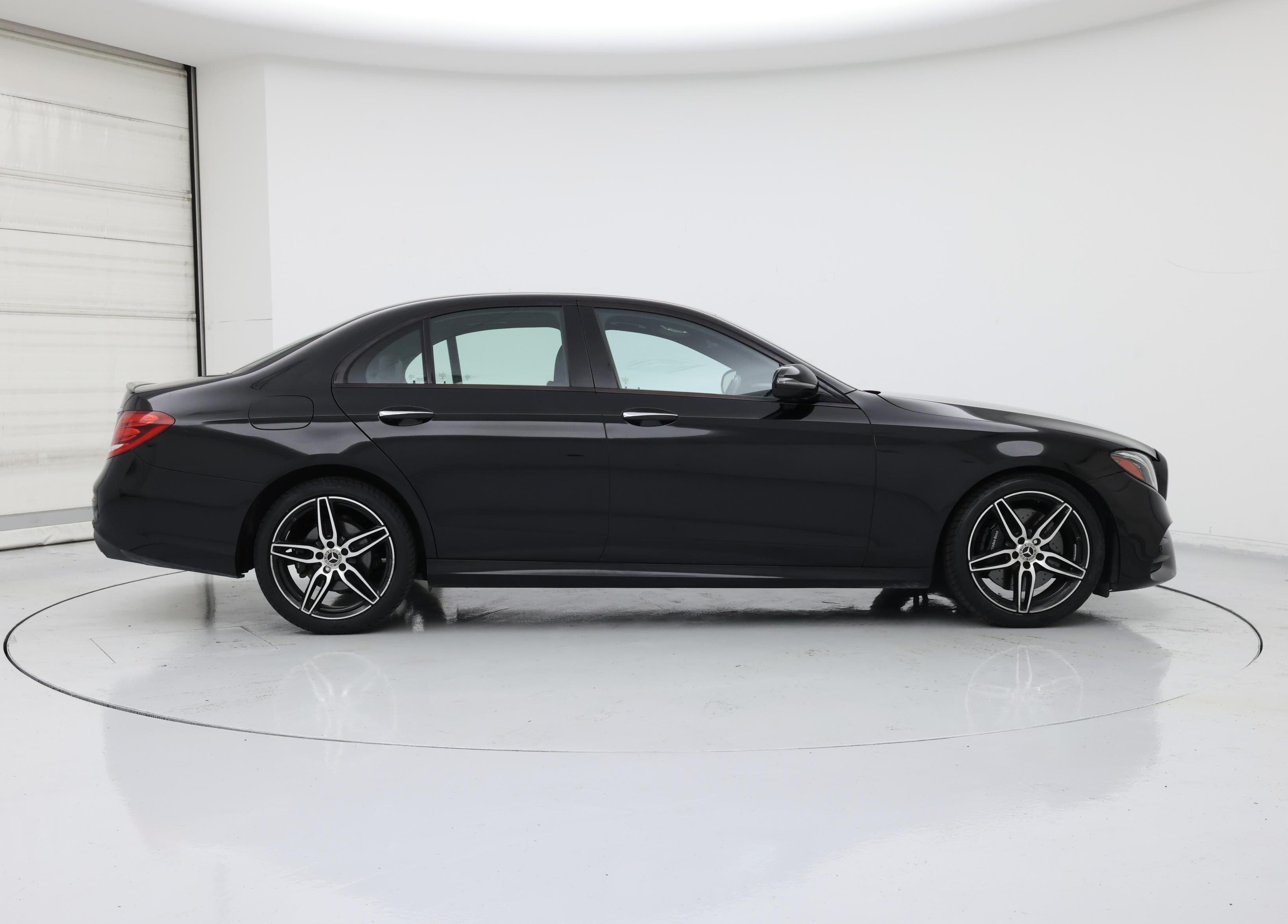 Thumbnail: 2019 Mercedes-Benz E-Class - 7