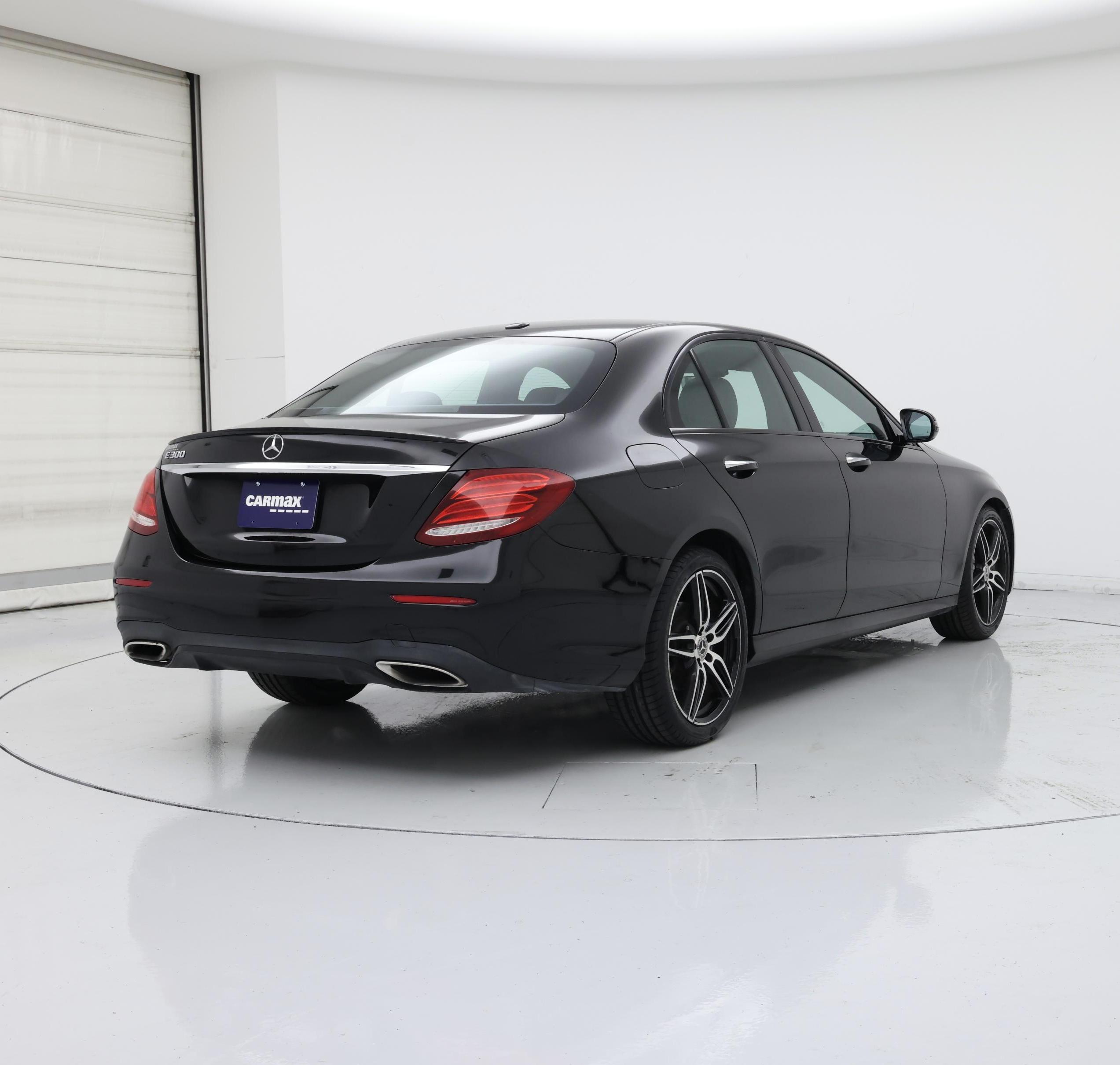 Thumbnail: 2019 Mercedes-Benz E-Class - 8