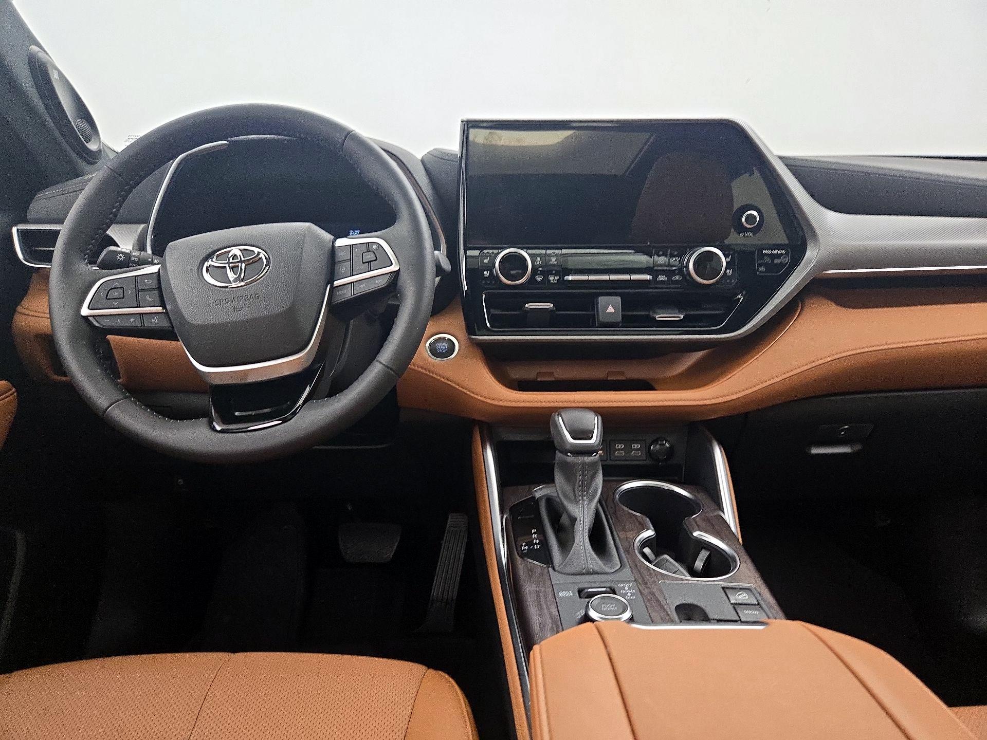 Thumbnail: 2025 Toyota Highlander - 9