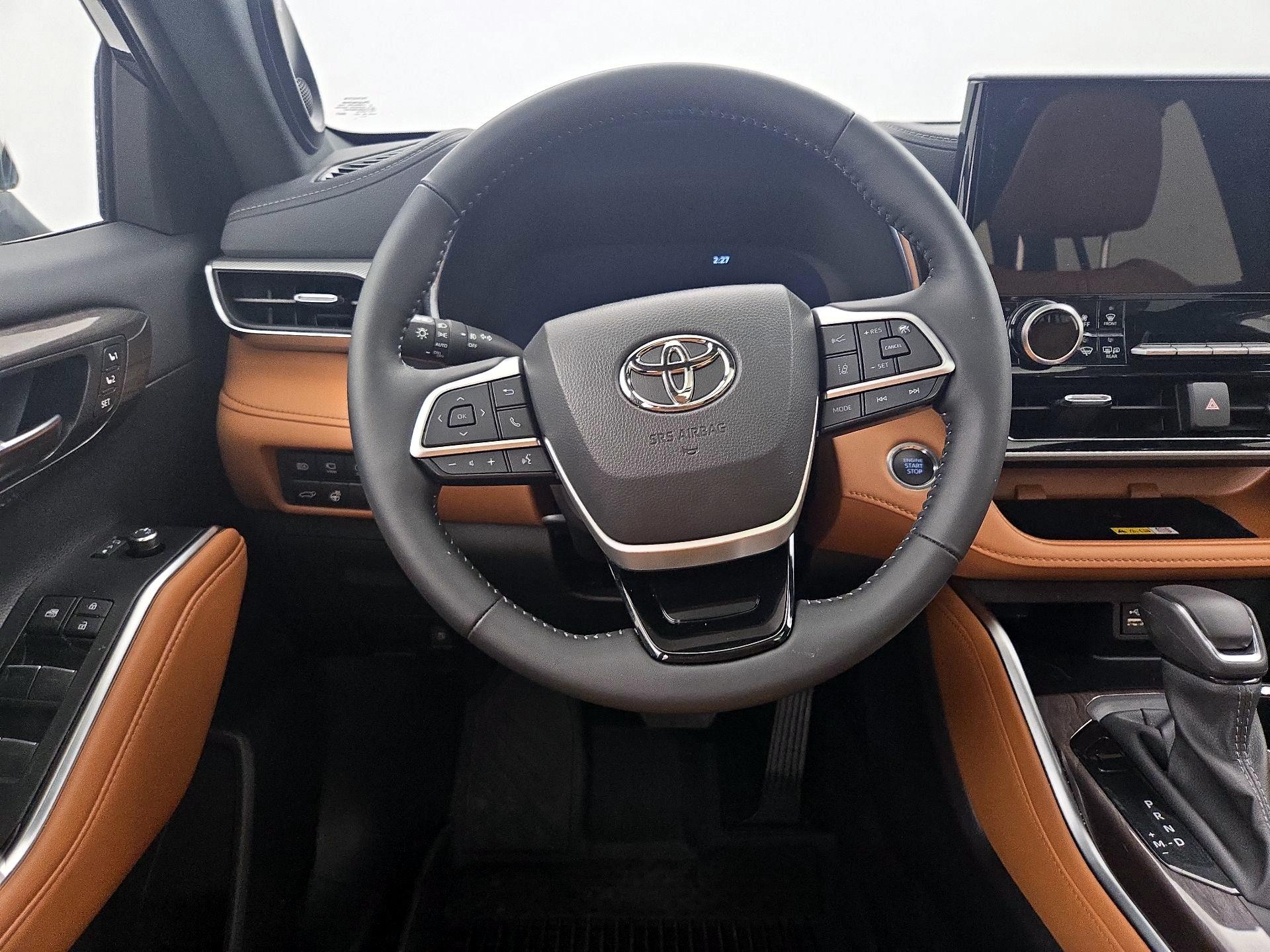 Thumbnail: 2025 Toyota Highlander - 10
