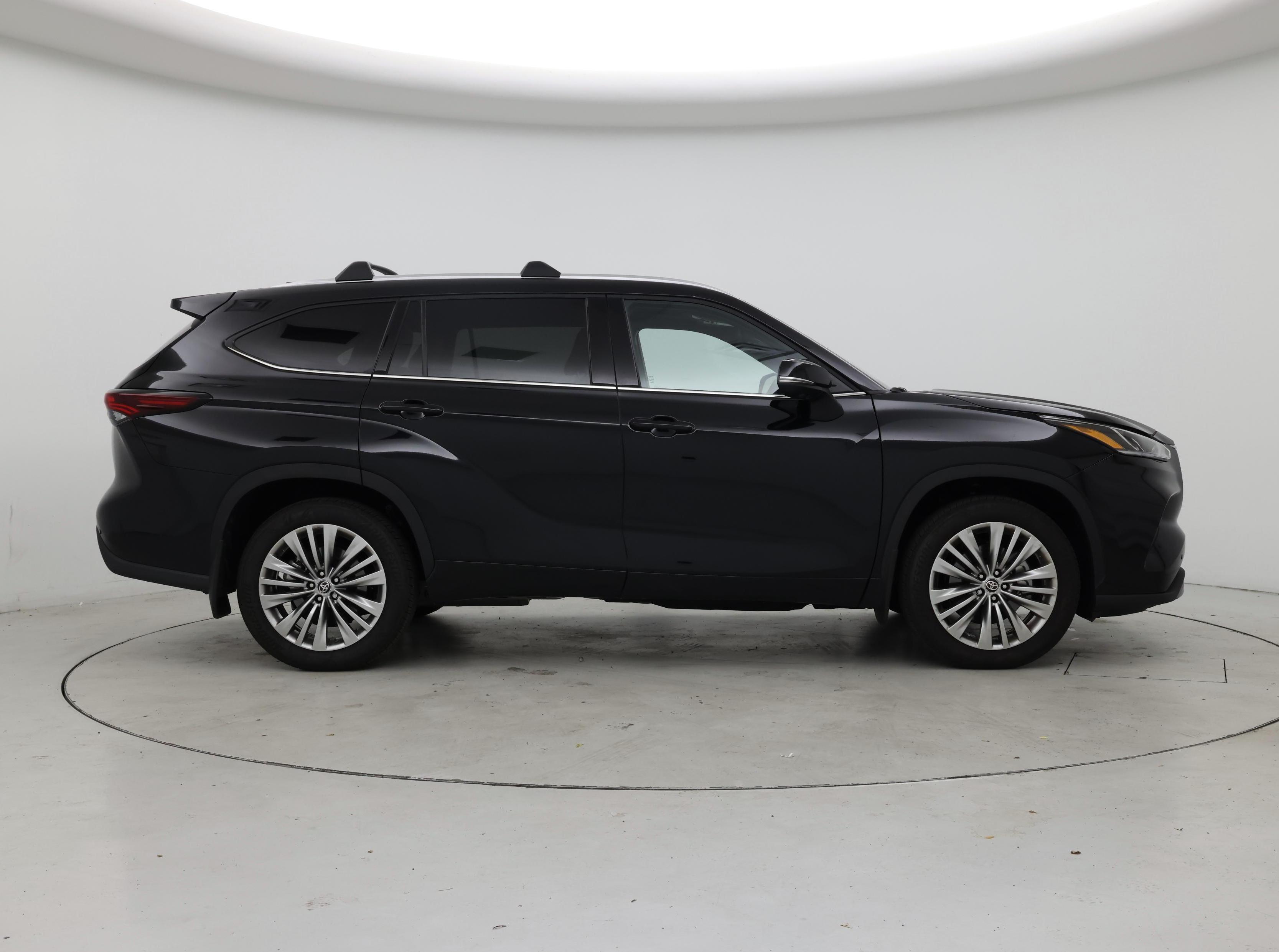 Thumbnail: 2025 Toyota Highlander - 7