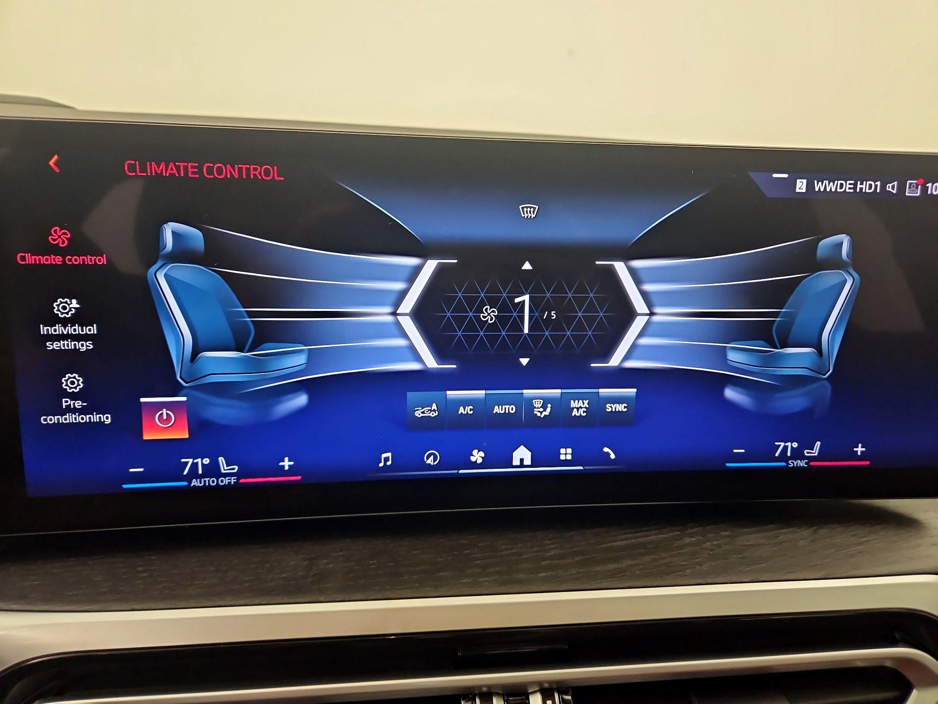 Thumbnail: 2024 BMW i4 - 17