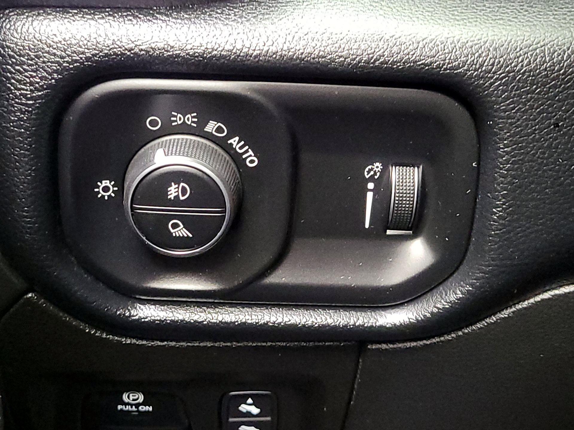 Thumbnail: 2021 RAM 1500 - 13