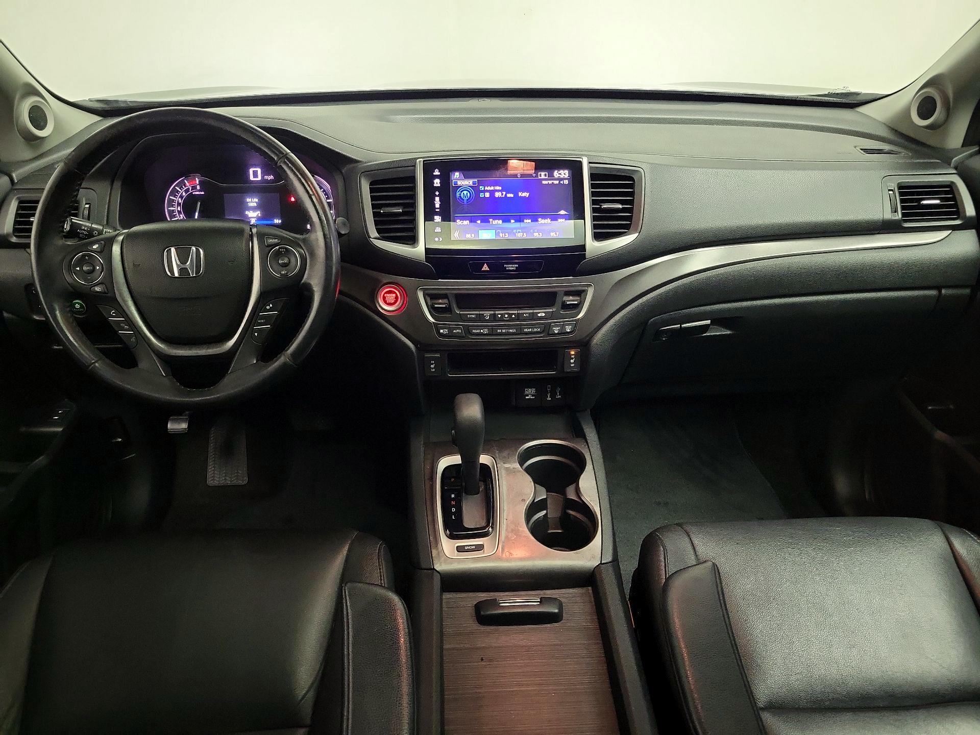 Thumbnail: 2017 Honda Pilot - 9