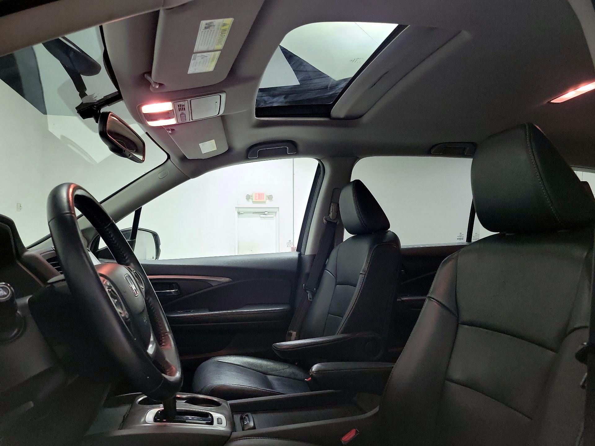 Thumbnail: 2017 Honda Pilot - 19