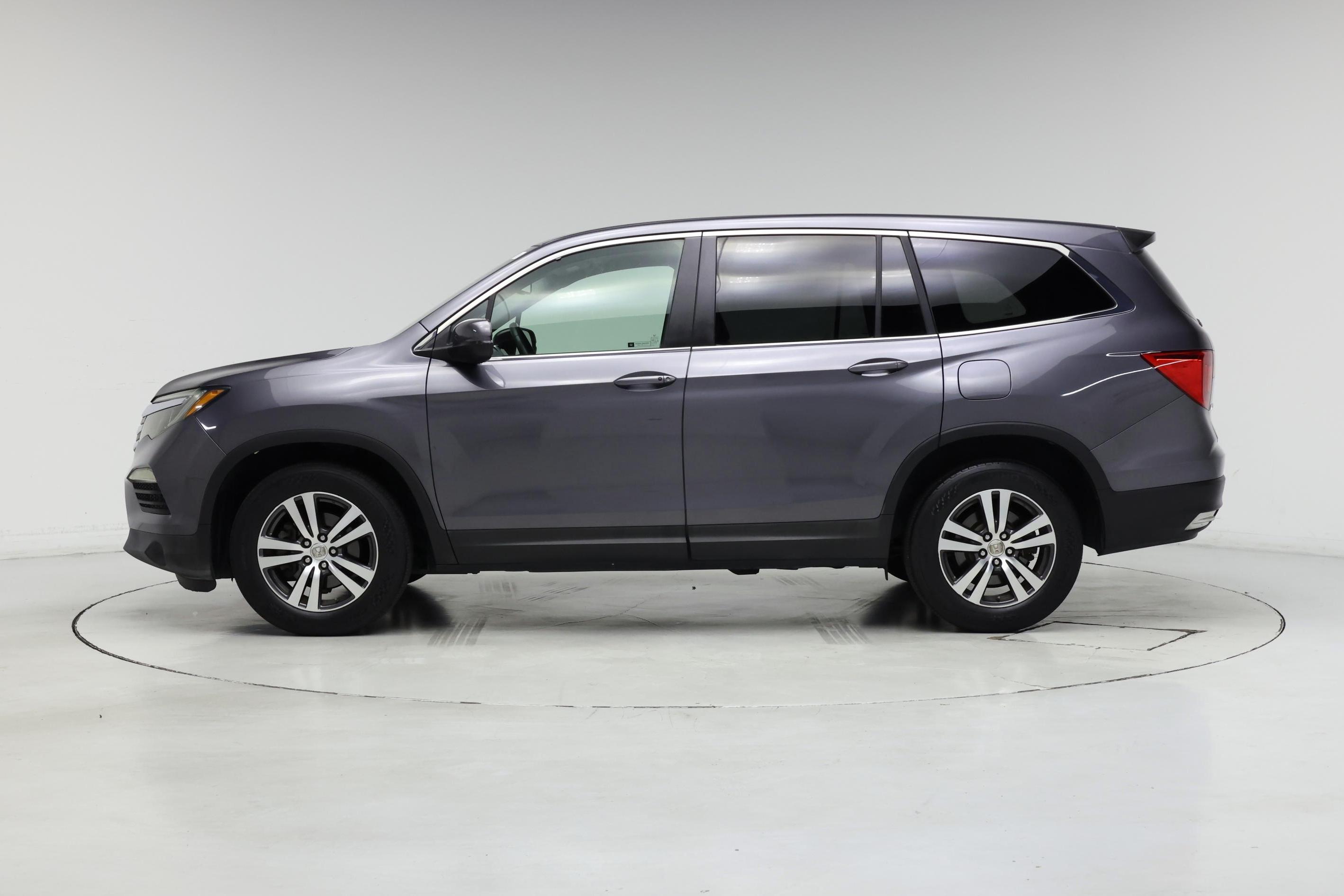 Thumbnail: 2017 Honda Pilot - 3