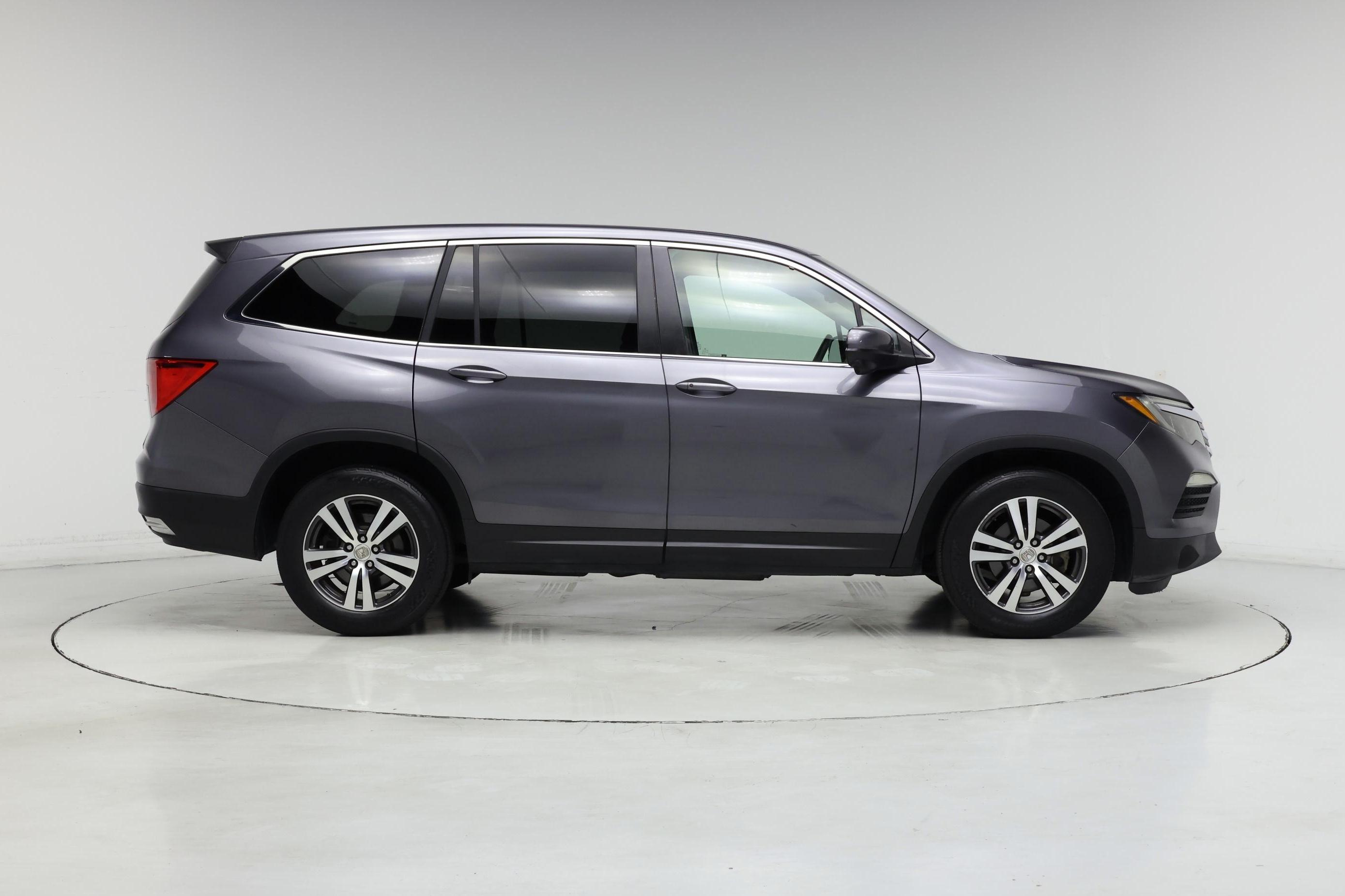 Thumbnail: 2017 Honda Pilot - 7
