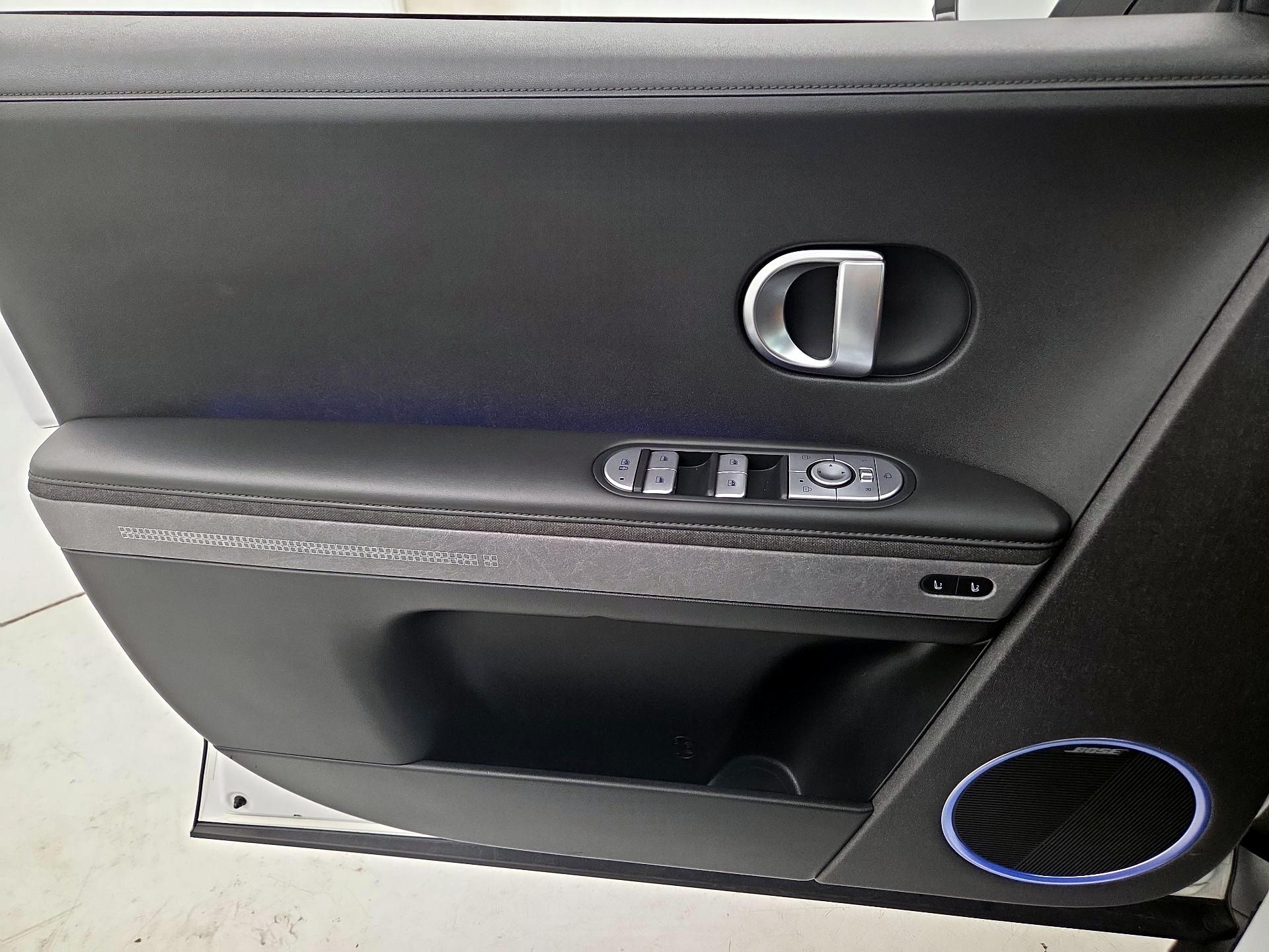 Thumbnail: 2022 Hyundai Ioniq 5 - 12