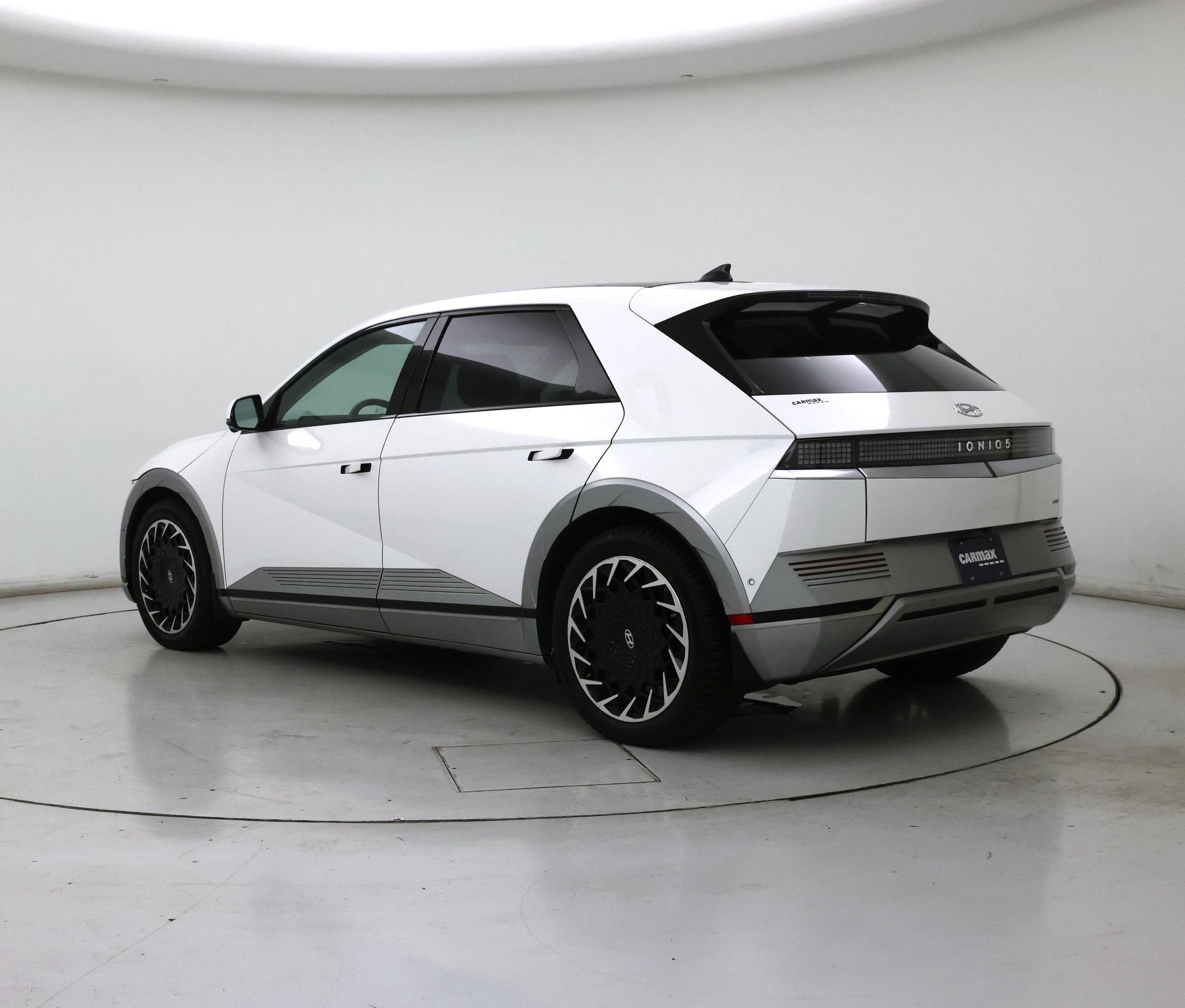 Thumbnail: 2022 Hyundai Ioniq 5 - 2