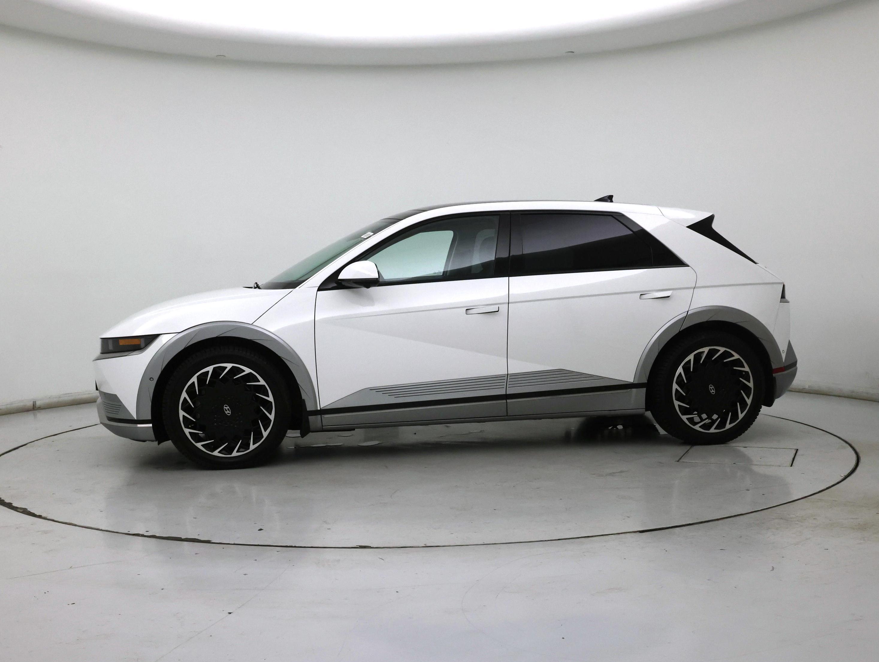 Thumbnail: 2022 Hyundai Ioniq 5 - 3