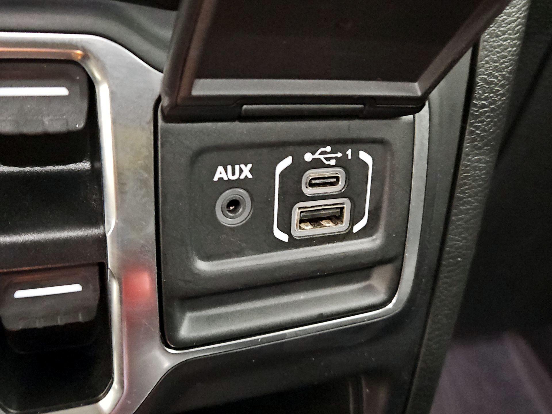 Thumbnail: 2021 Jeep Wrangler - 19