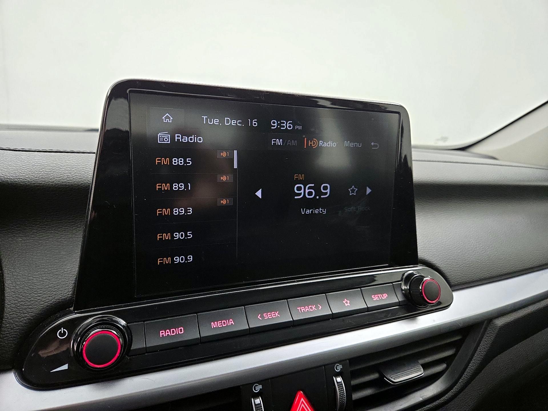 Thumbnail: 2023 Kia Forte - 15