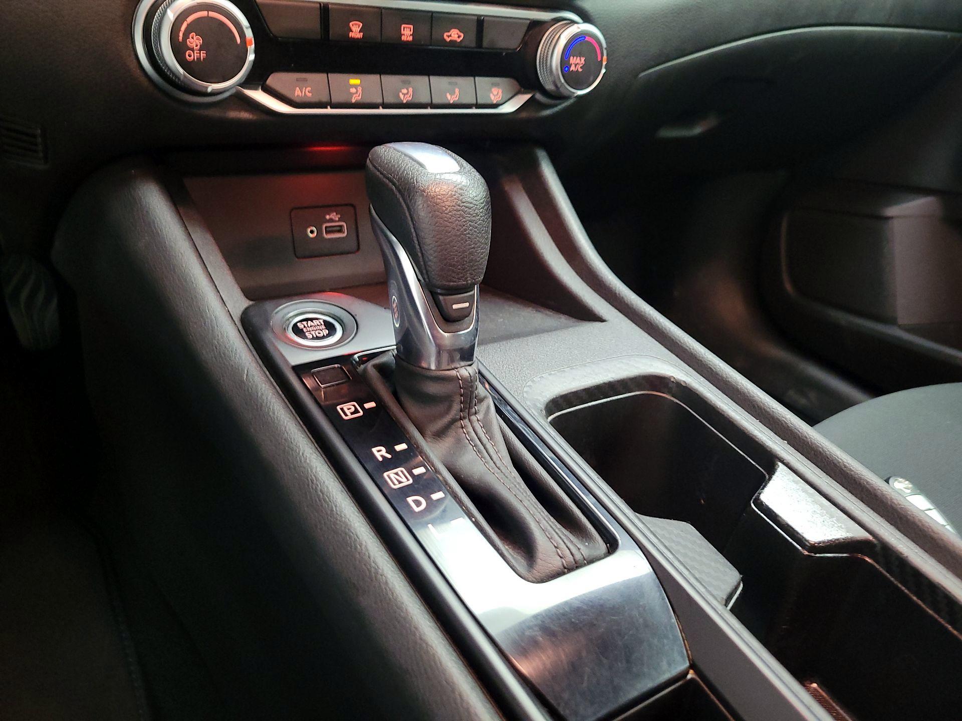 Thumbnail: 2023 Nissan Sentra - 17