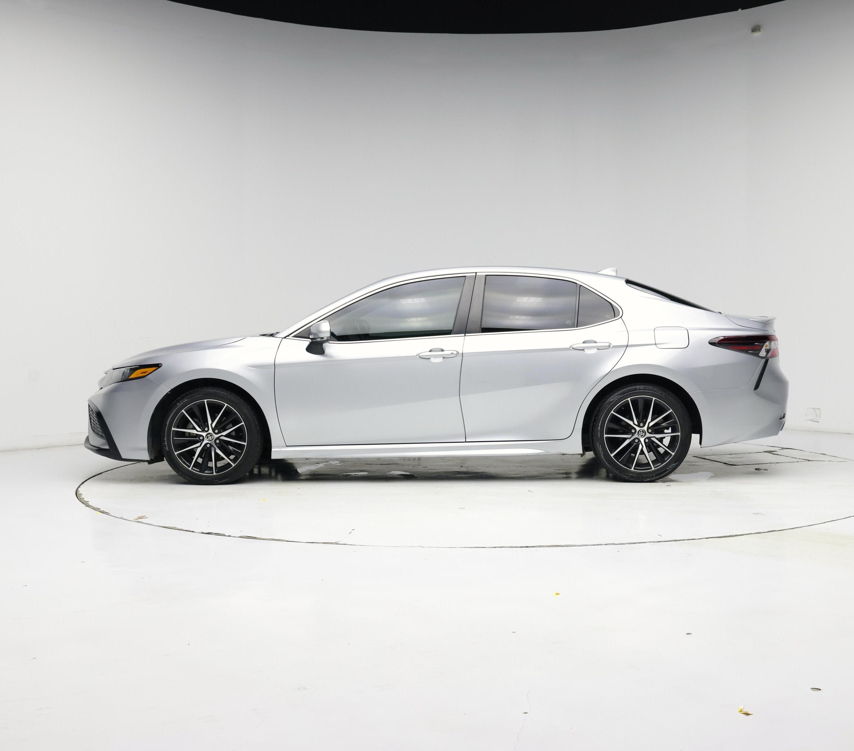 Thumbnail: 2022 Toyota Camry - 3