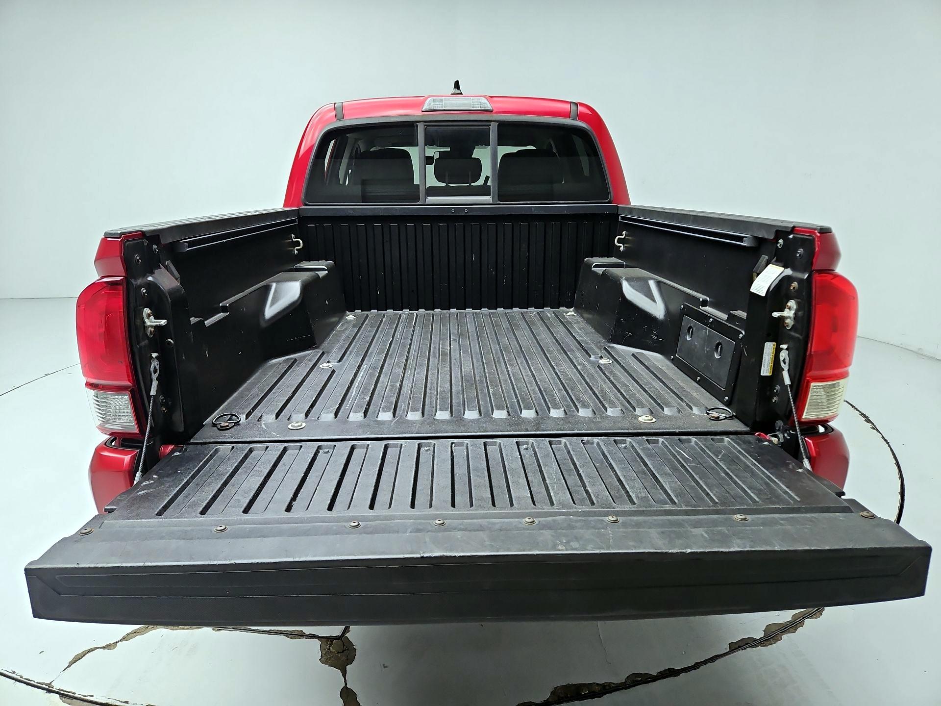 Thumbnail: 2022 Toyota Tacoma - 20