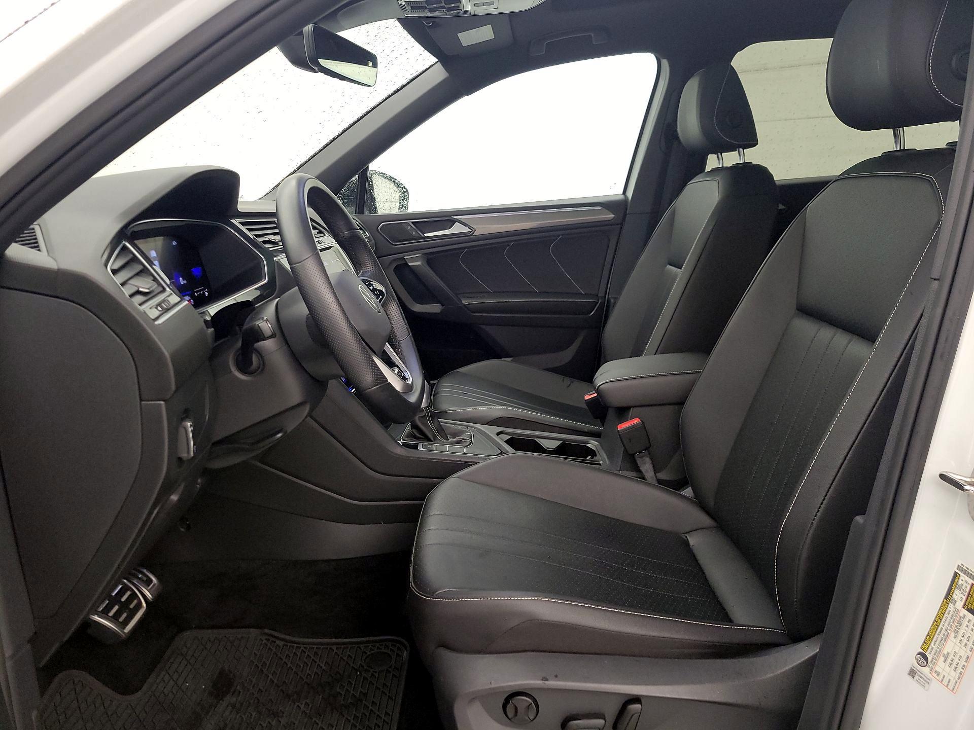 Thumbnail: 2022 Volkswagen Tiguan - 11