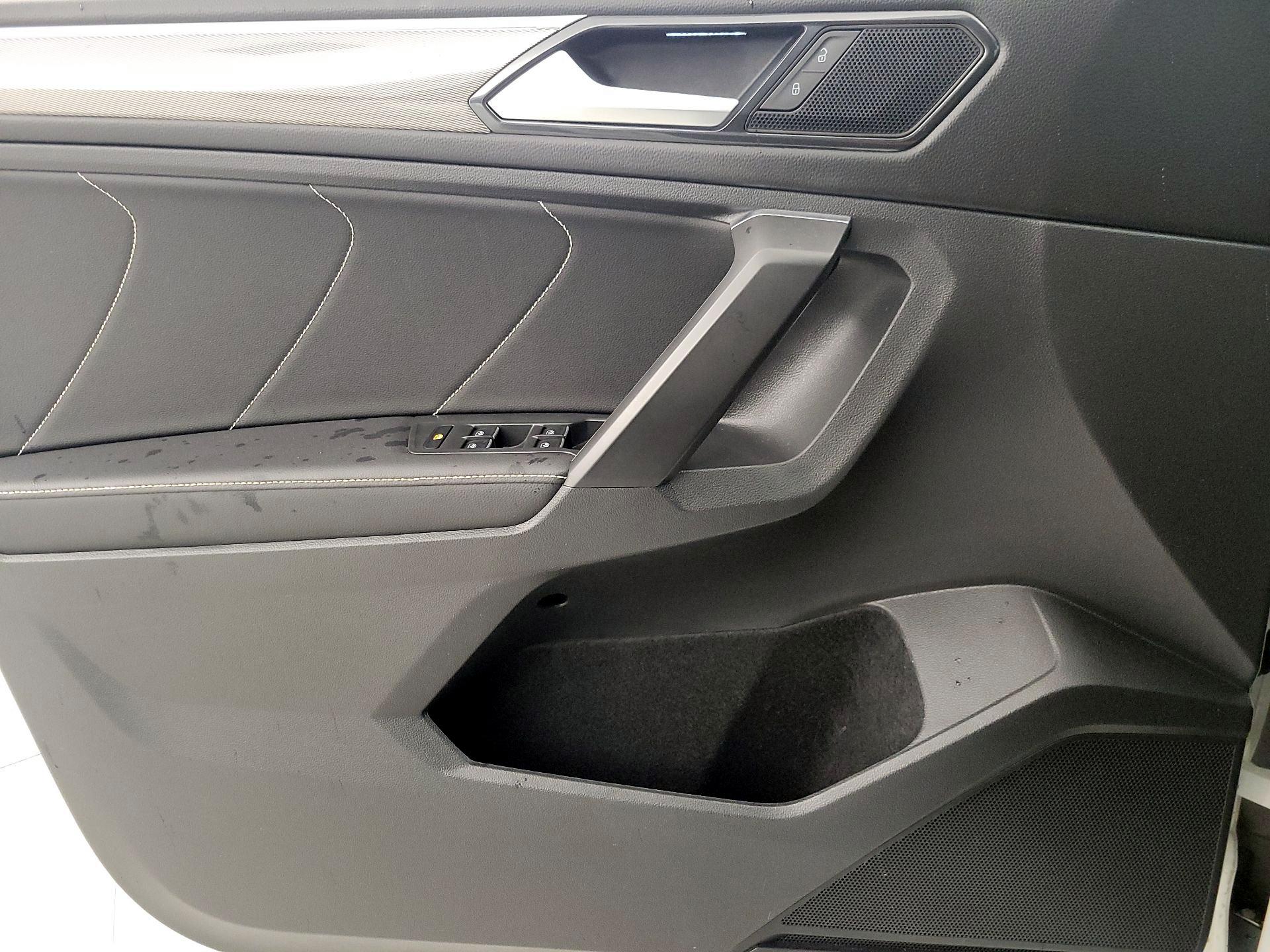 Thumbnail: 2022 Volkswagen Tiguan - 12