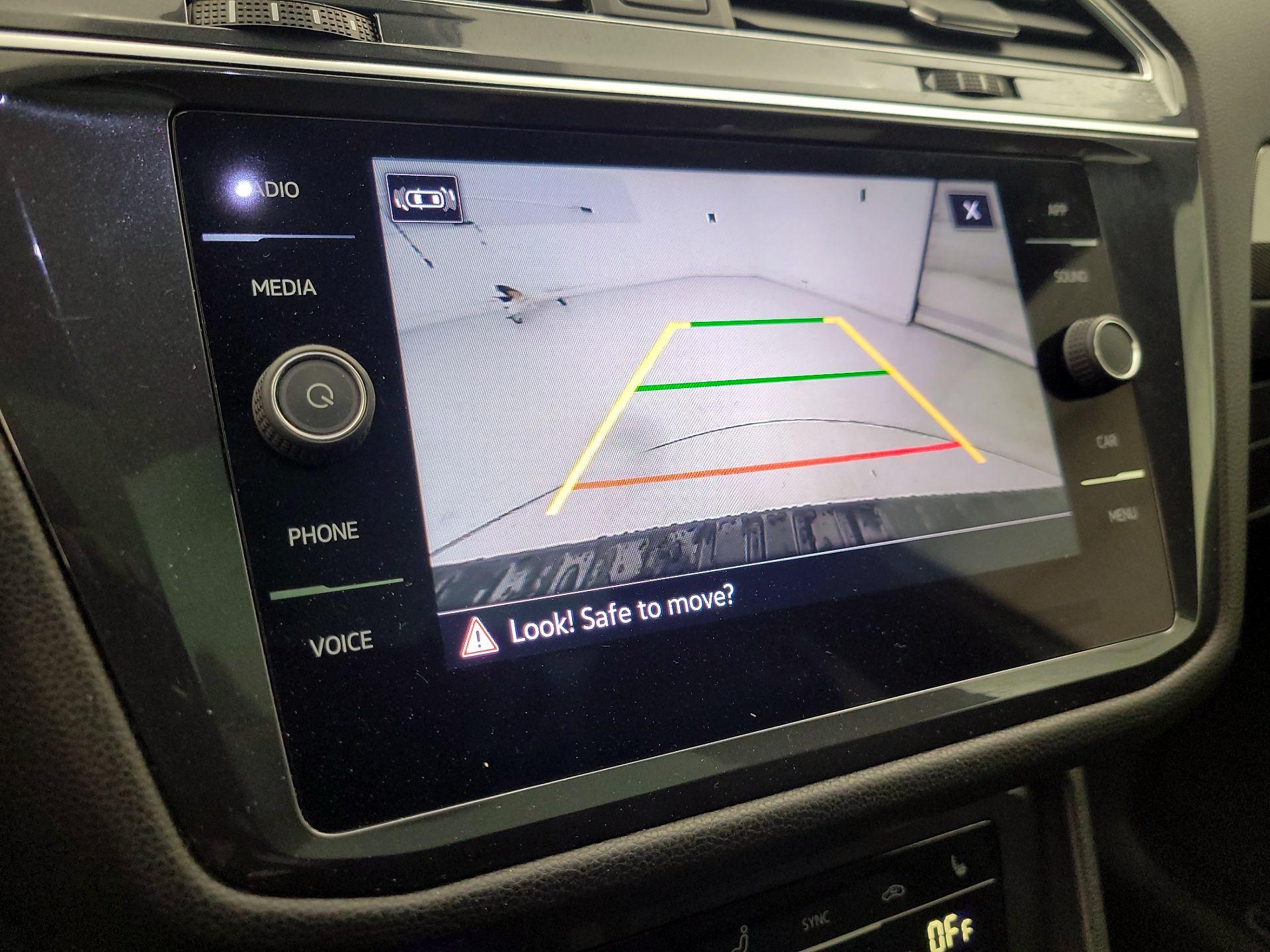 Thumbnail: 2022 Volkswagen Tiguan - 14