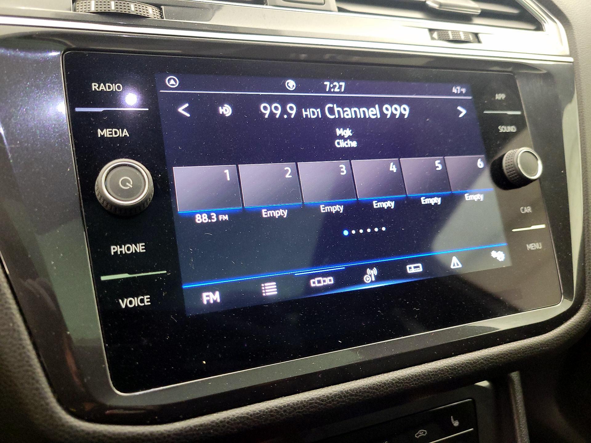 Thumbnail: 2022 Volkswagen Tiguan - 15