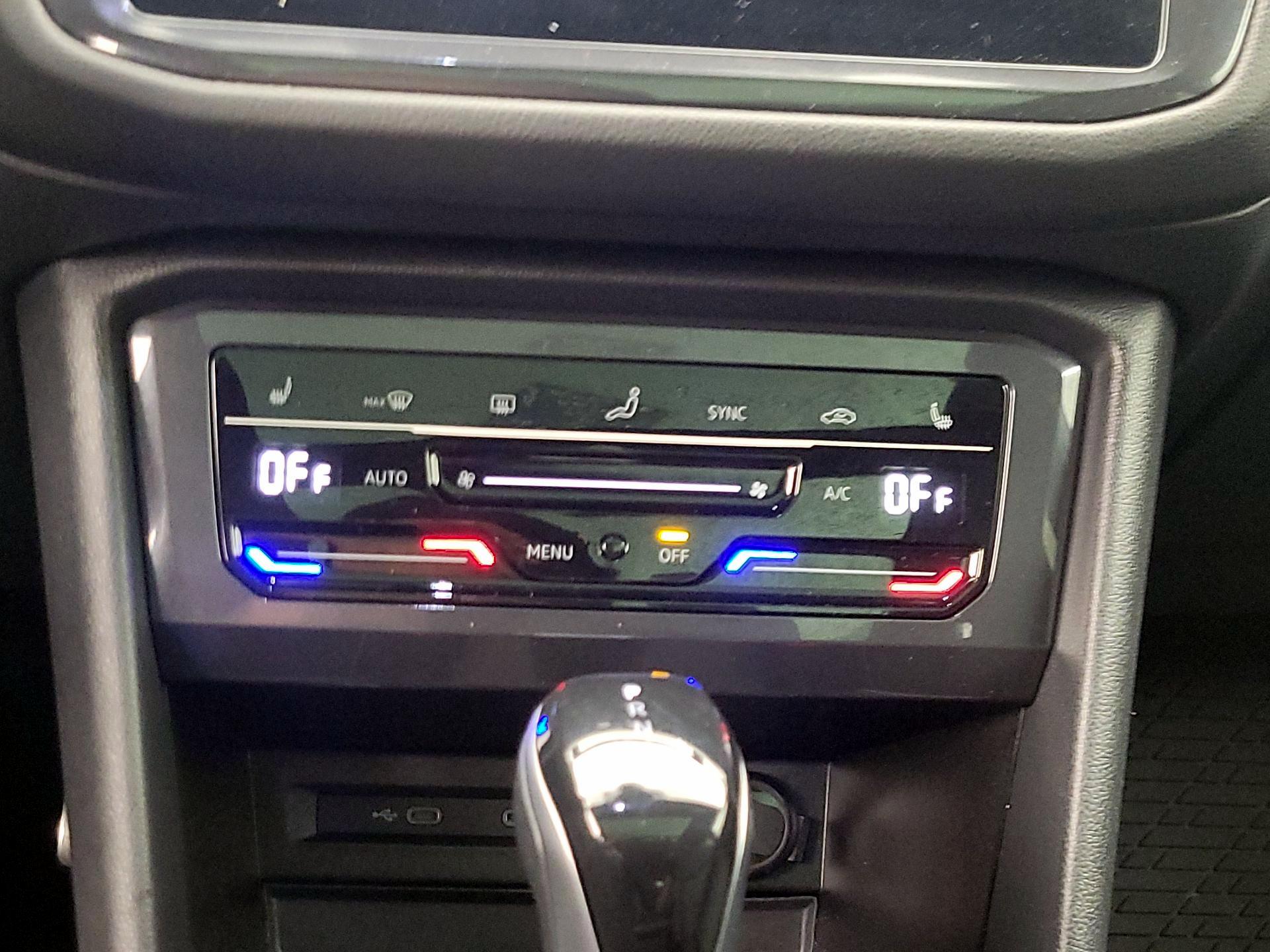 Thumbnail: 2022 Volkswagen Tiguan - 16