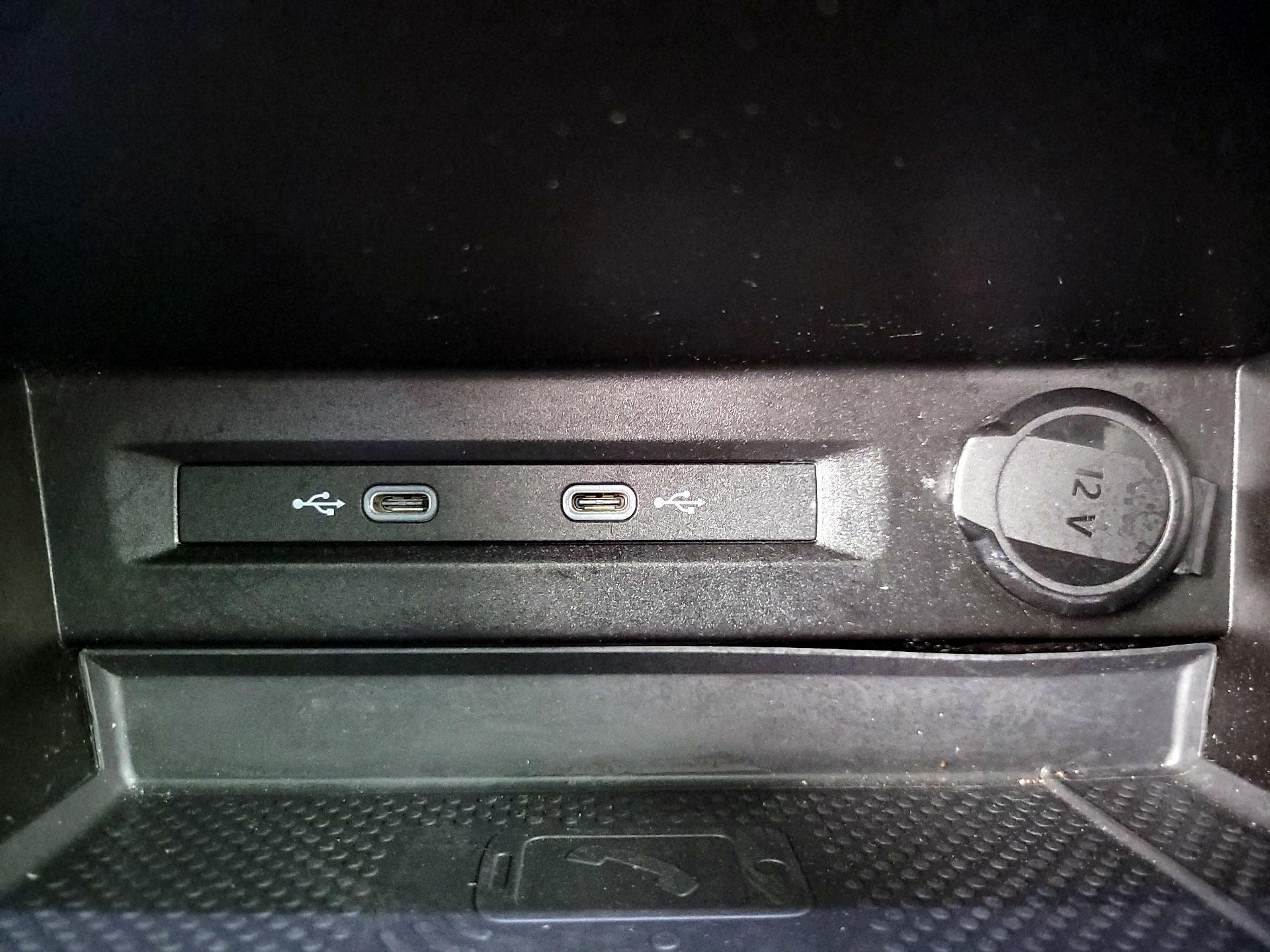 Thumbnail: 2022 Volkswagen Tiguan - 18