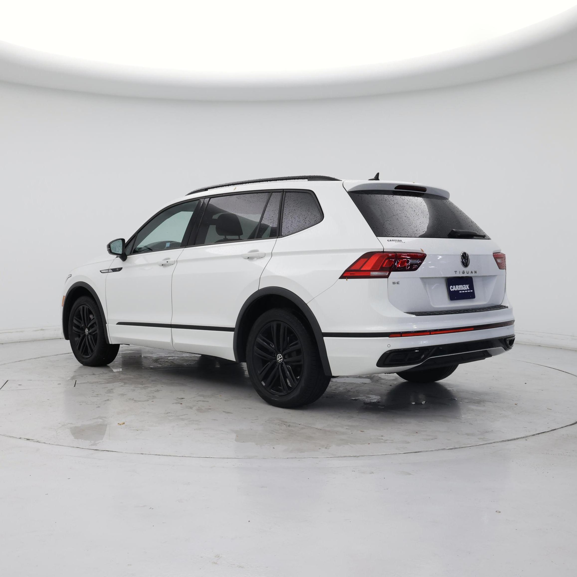 Thumbnail: 2022 Volkswagen Tiguan - 2