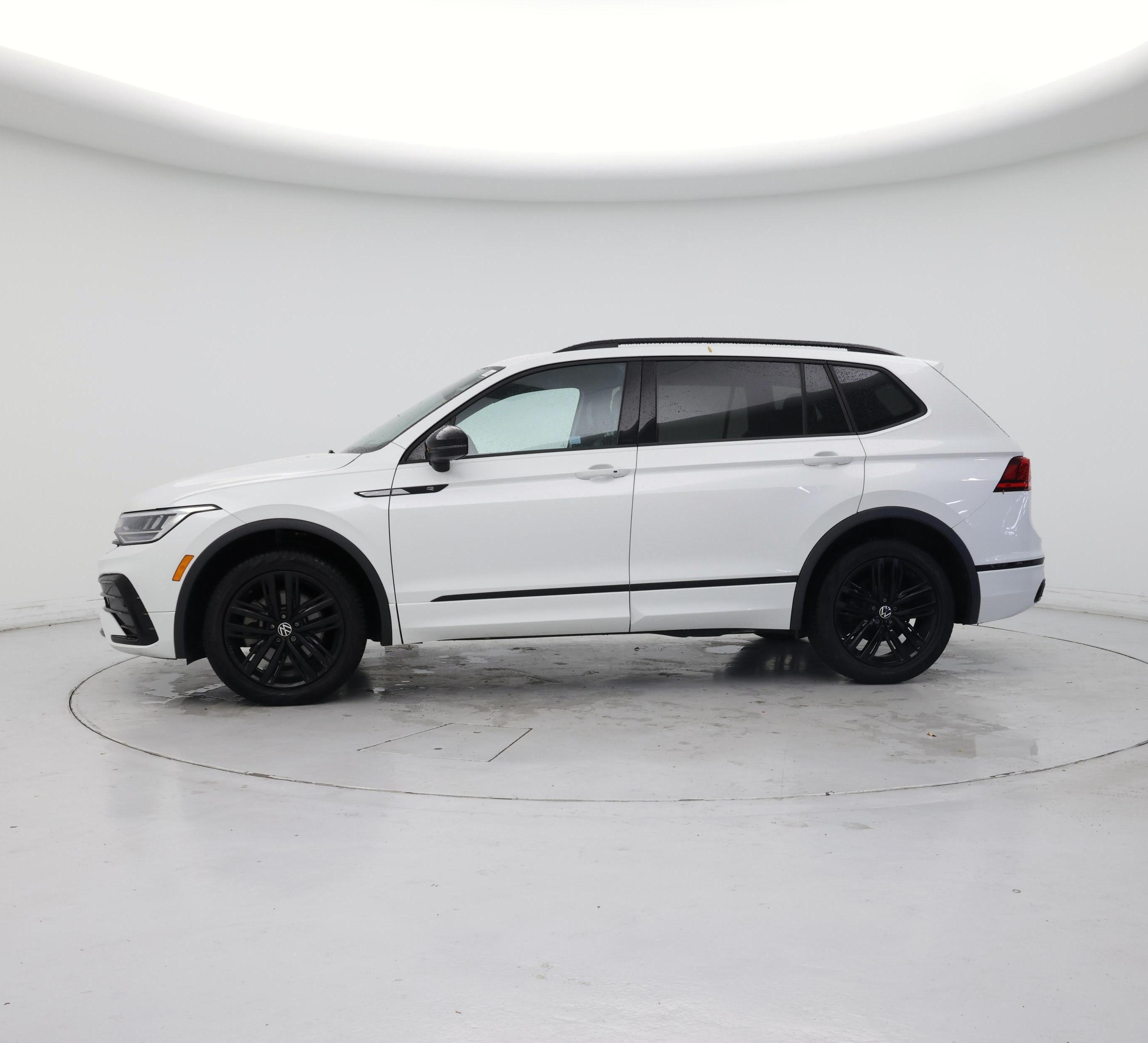 Thumbnail: 2022 Volkswagen Tiguan - 3