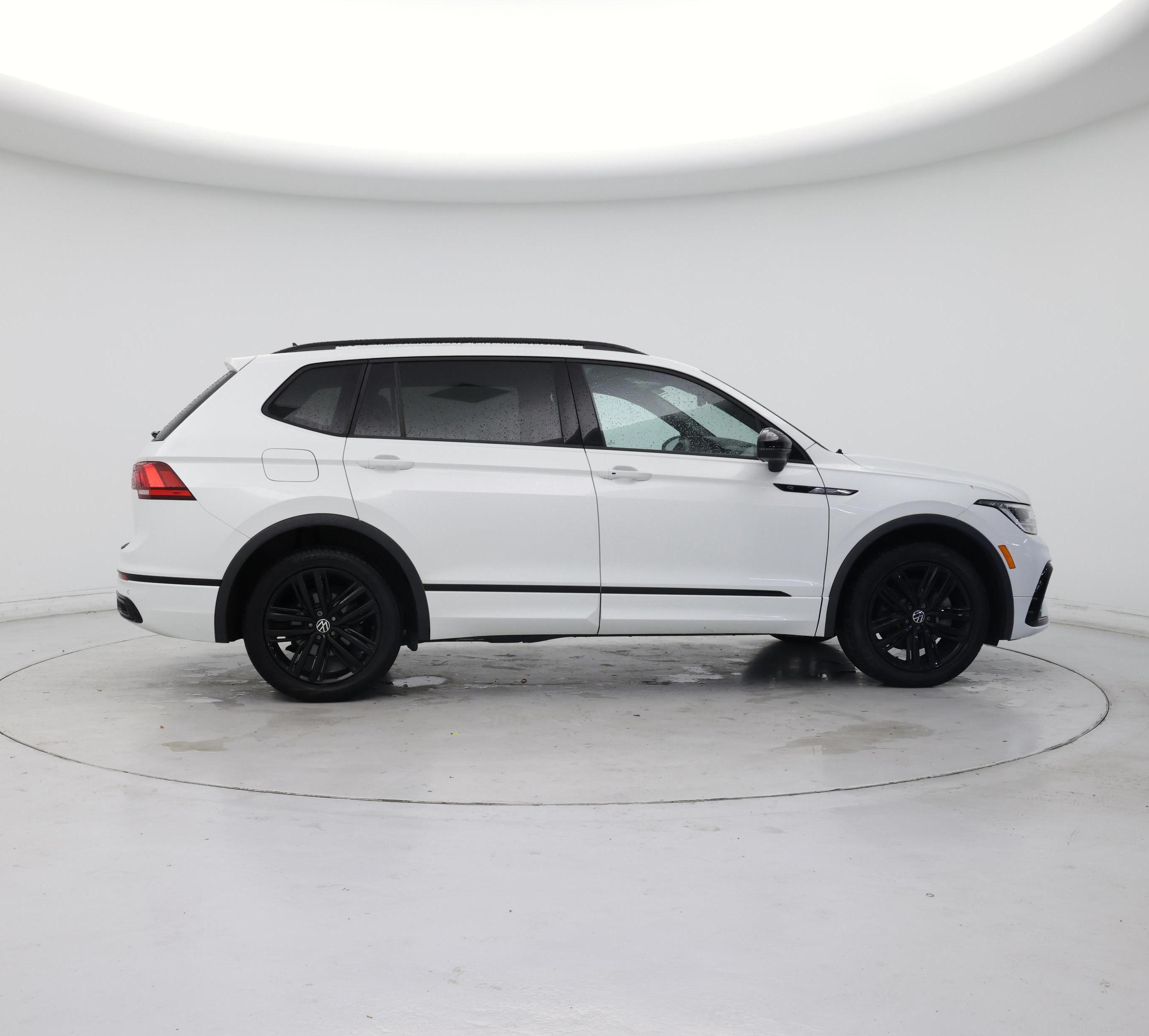 Thumbnail: 2022 Volkswagen Tiguan - 7