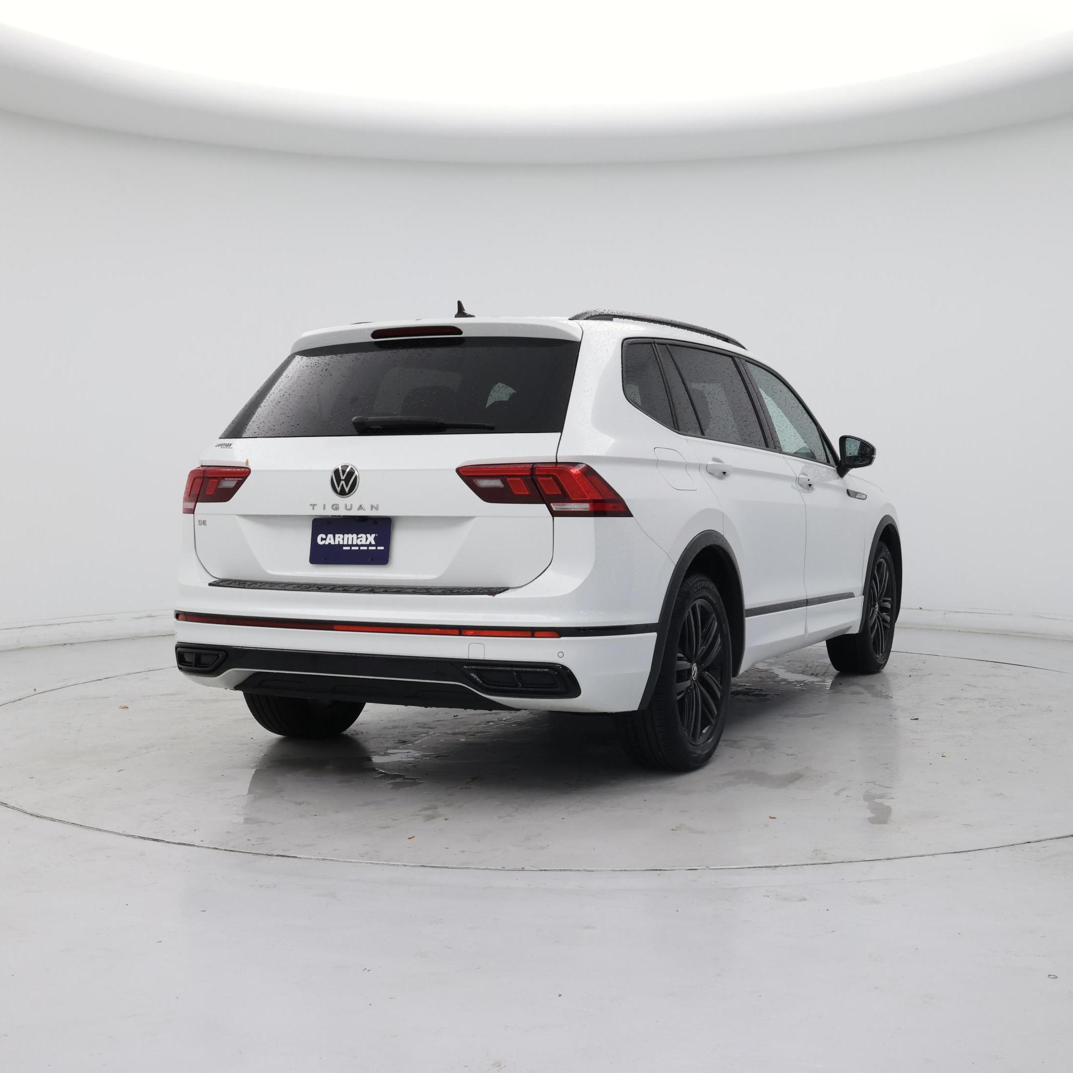 Thumbnail: 2022 Volkswagen Tiguan - 8