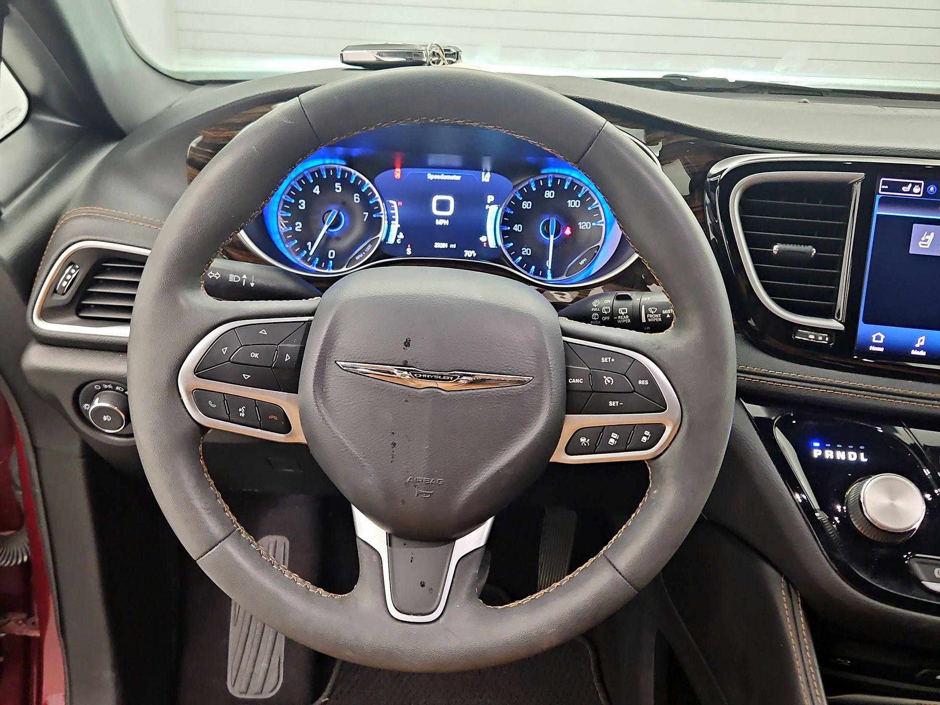 Thumbnail: 2022 Chrysler Pacifica - 10