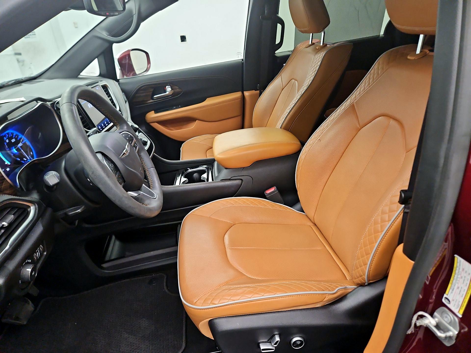 Thumbnail: 2022 Chrysler Pacifica - 11