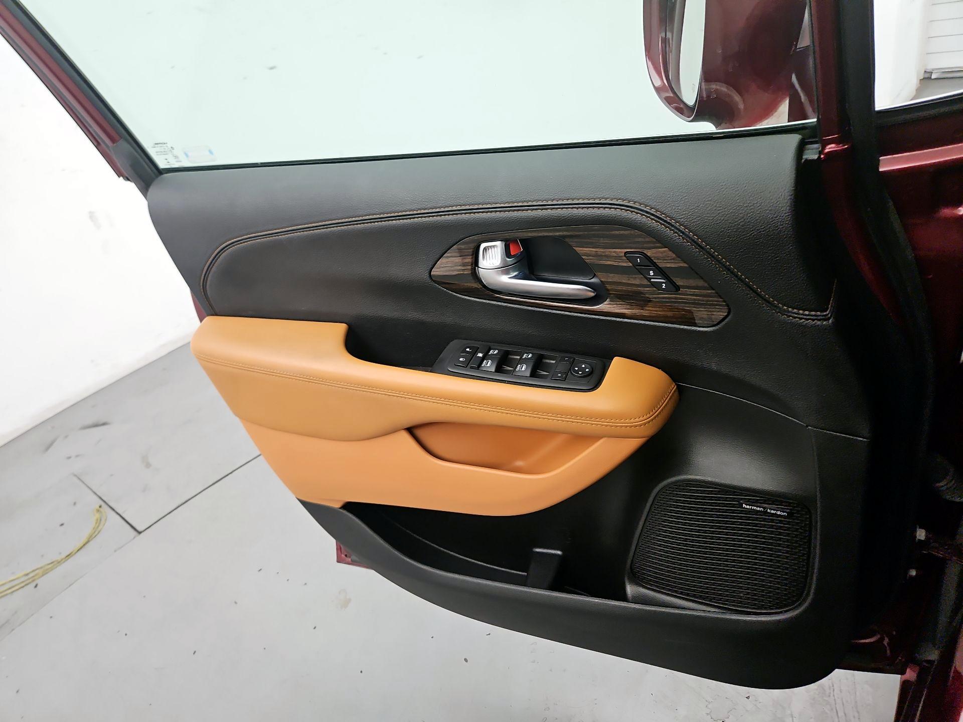 Thumbnail: 2022 Chrysler Pacifica - 12