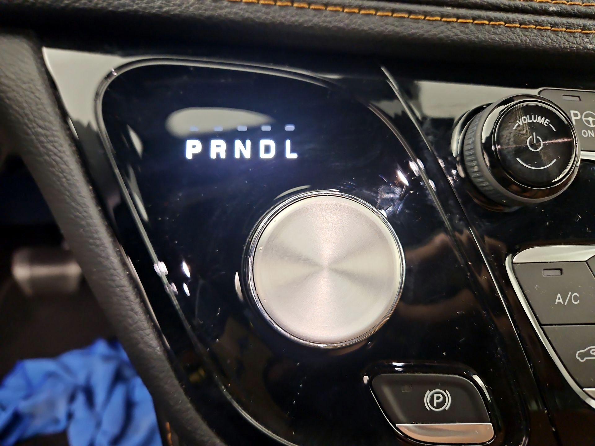 Thumbnail: 2022 Chrysler Pacifica - 17