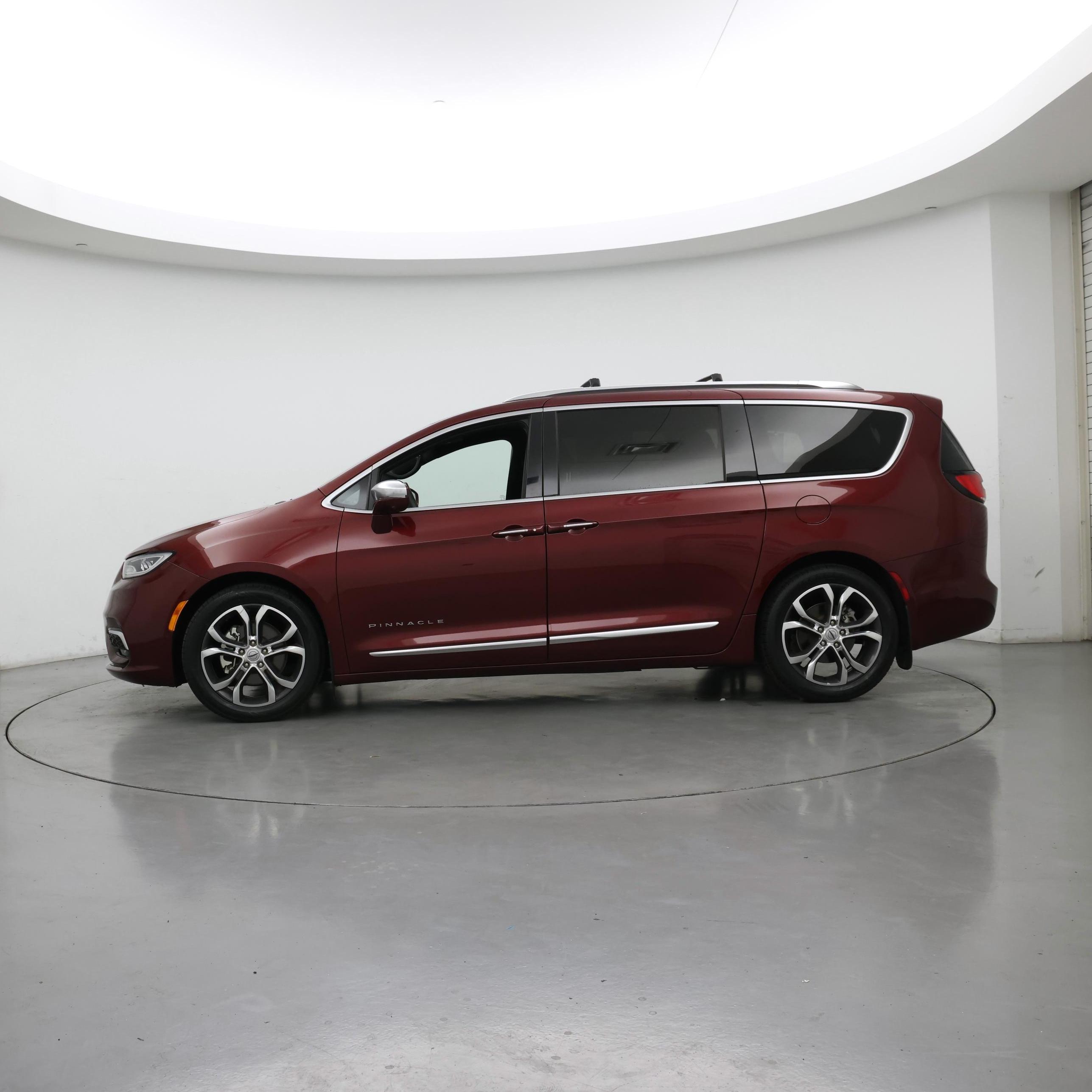 Thumbnail: 2022 Chrysler Pacifica - 3