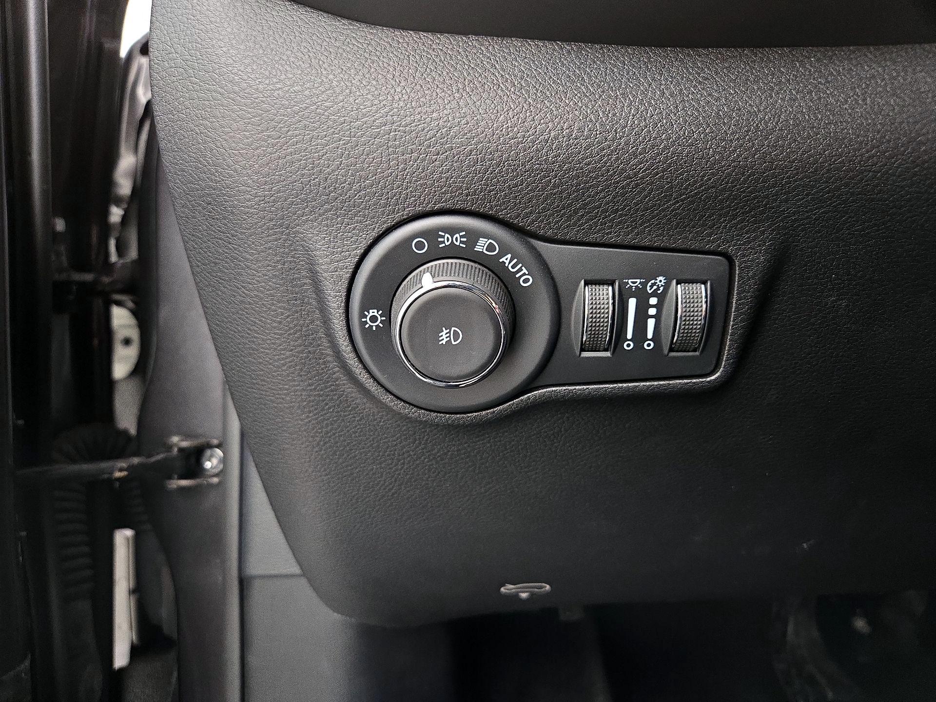 Thumbnail: 2022 Jeep Compass - 13