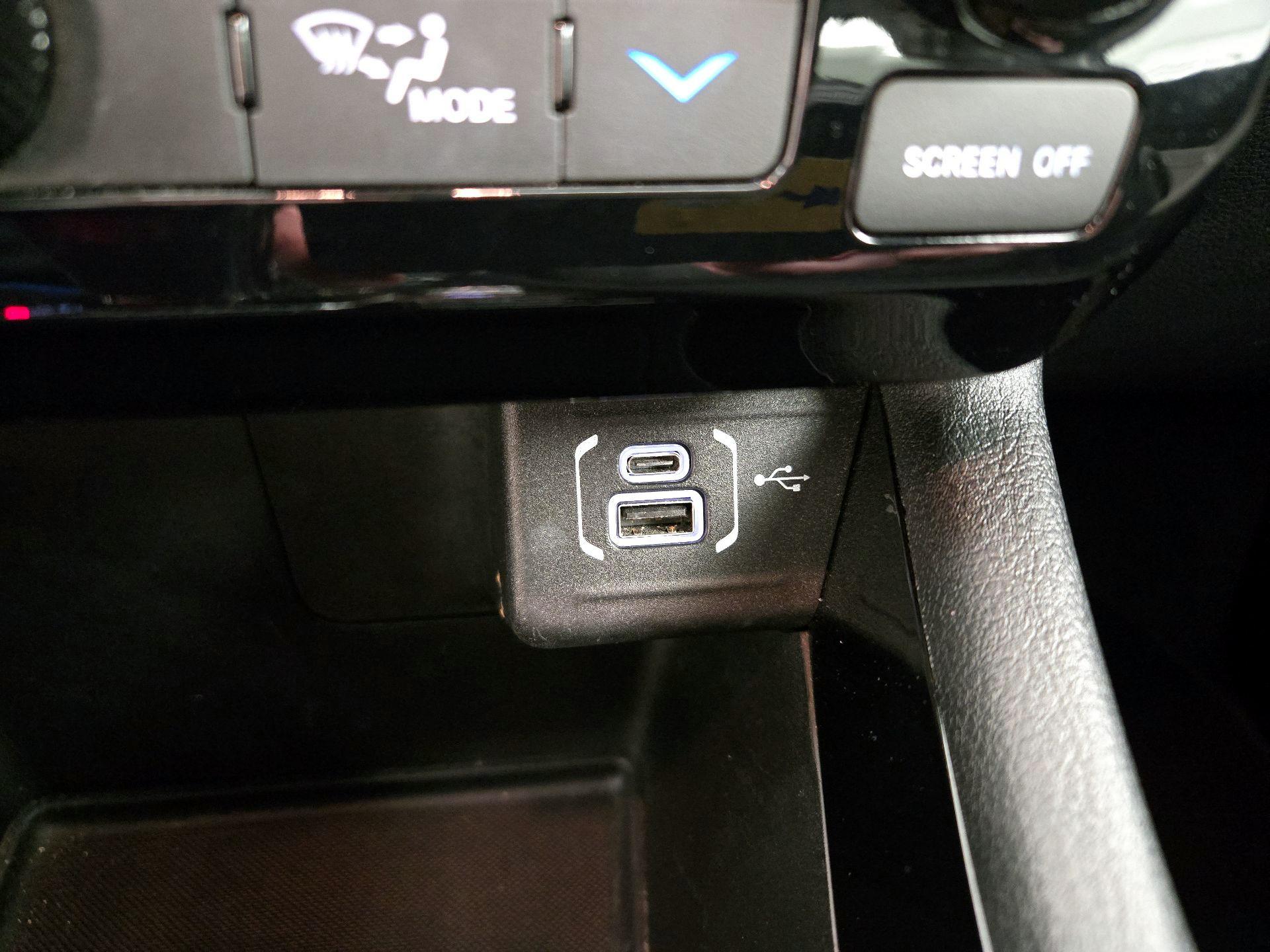 Thumbnail: 2022 Jeep Compass - 18