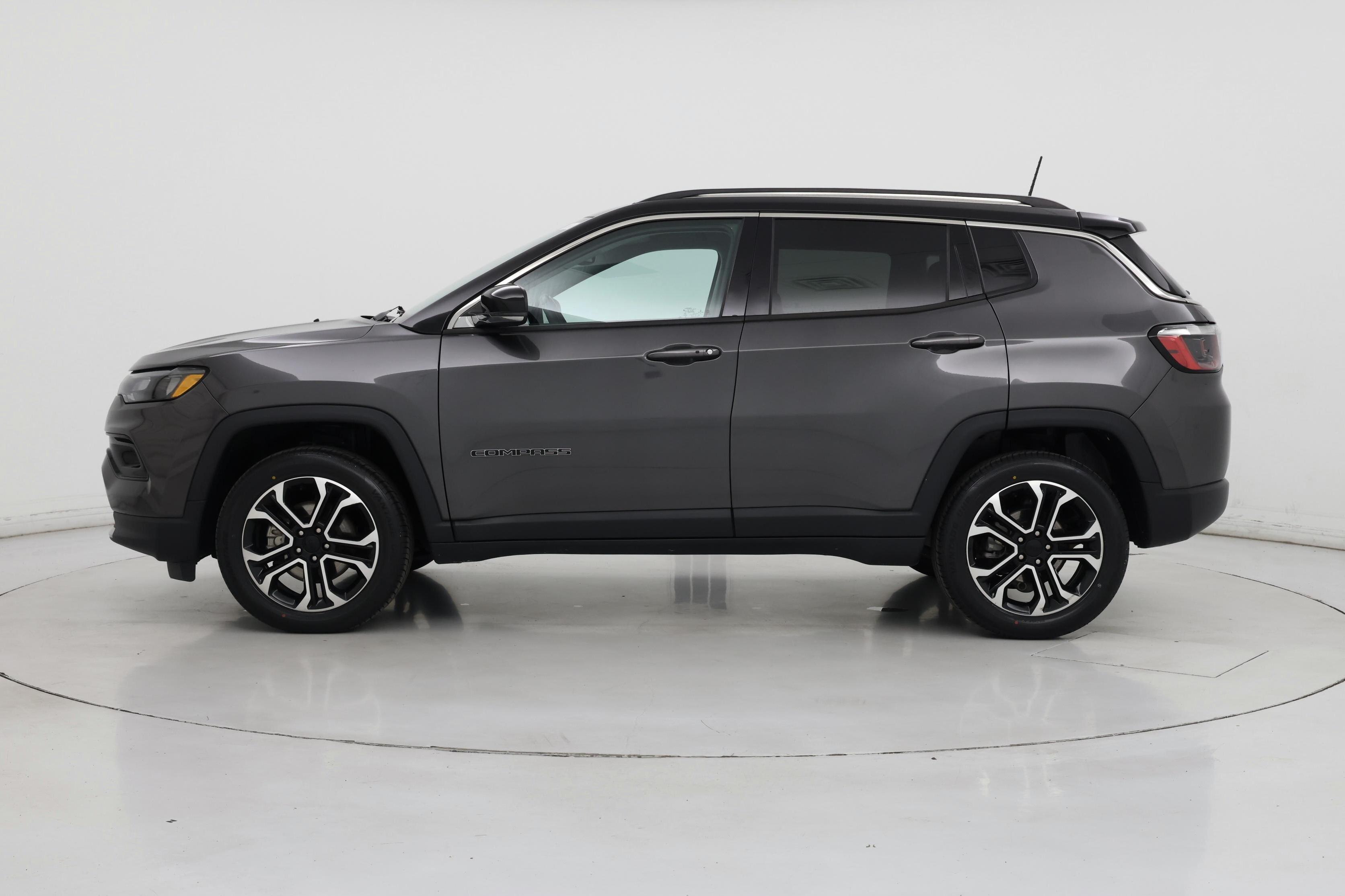 Thumbnail: 2022 Jeep Compass - 3