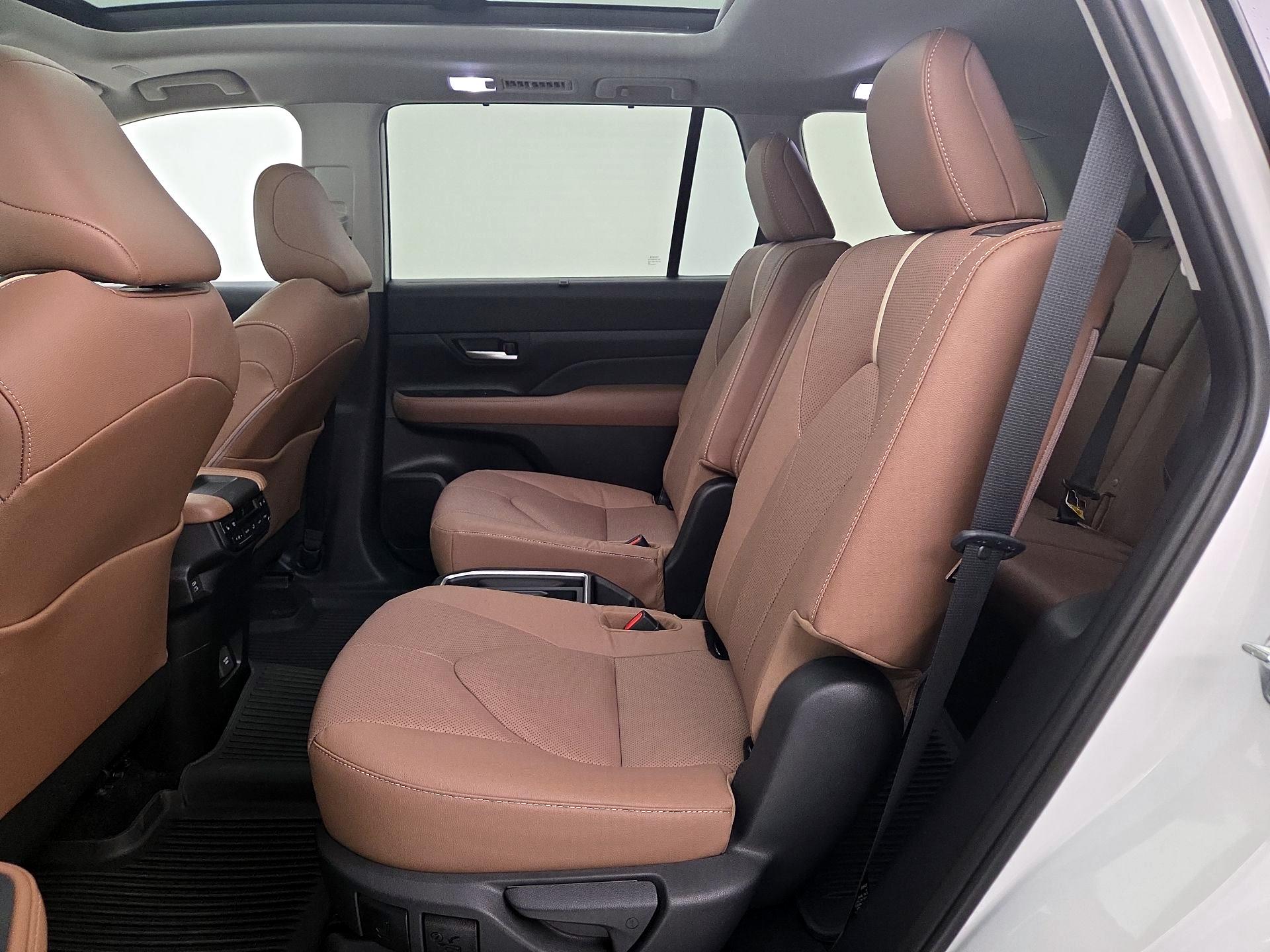 Thumbnail: 2025 Toyota Grand Highlander - 20