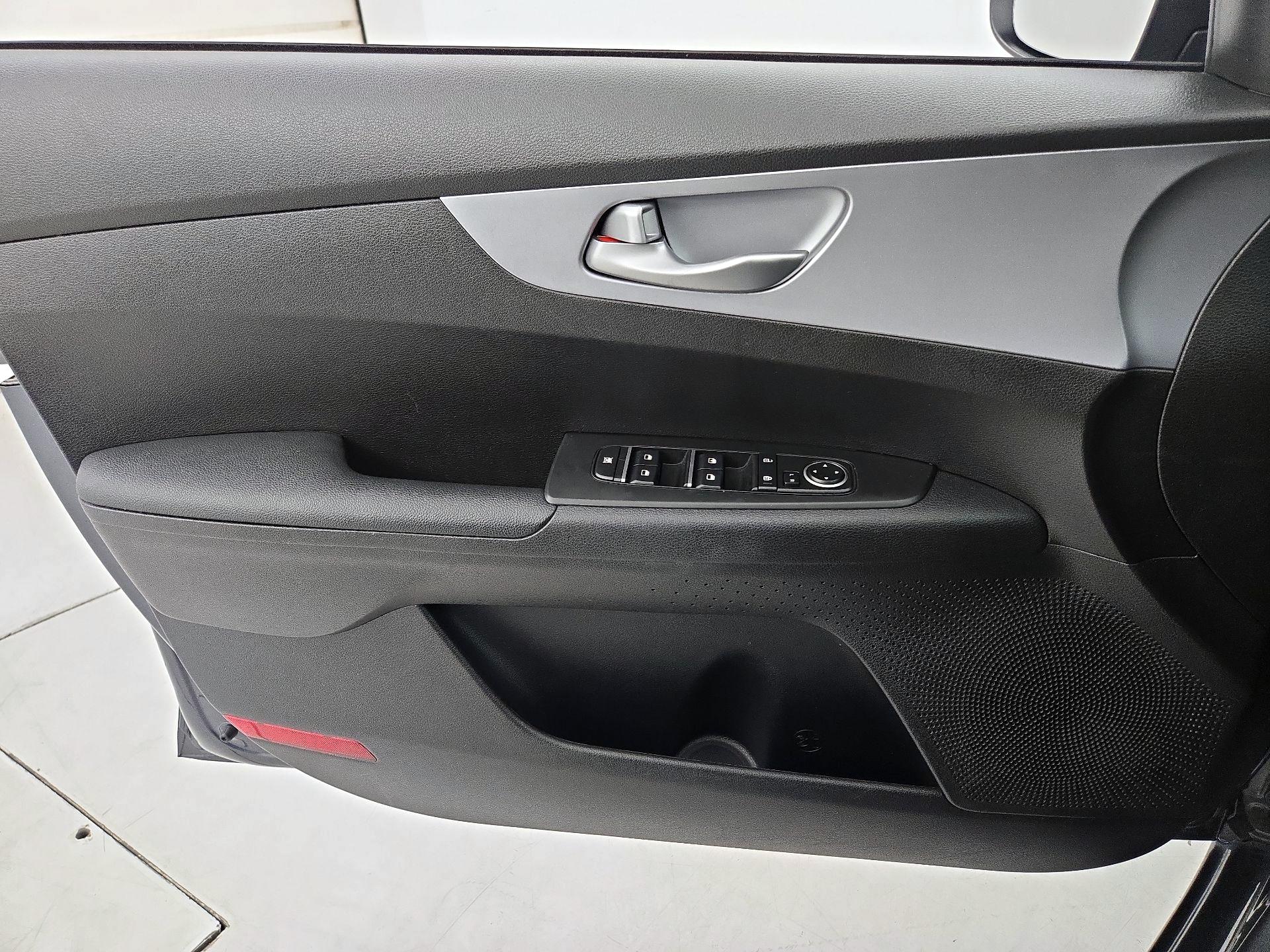 Thumbnail: 2023 Kia Forte - 12