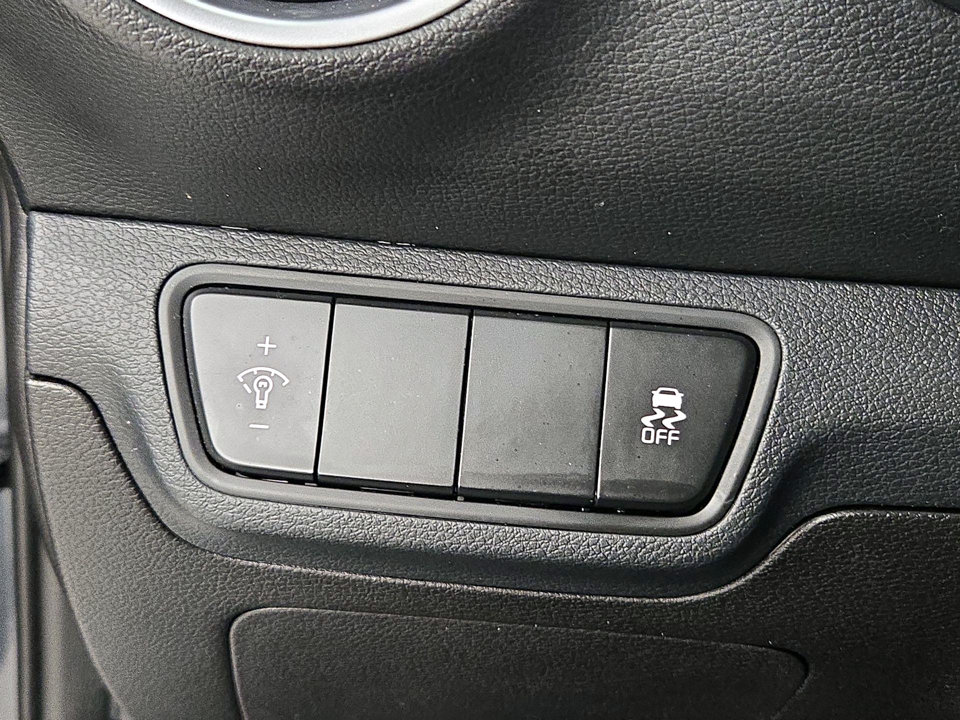 Thumbnail: 2023 Kia Forte - 13